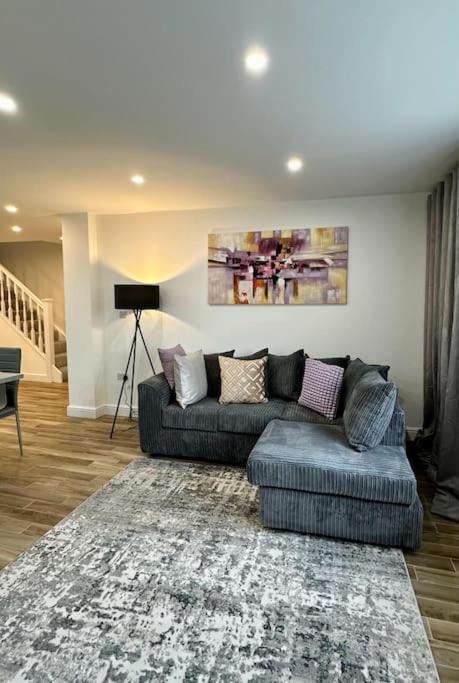 Three-Bedroom House photo 2