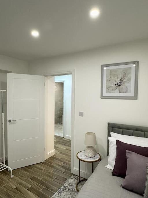 Three-Bedroom House photo 2