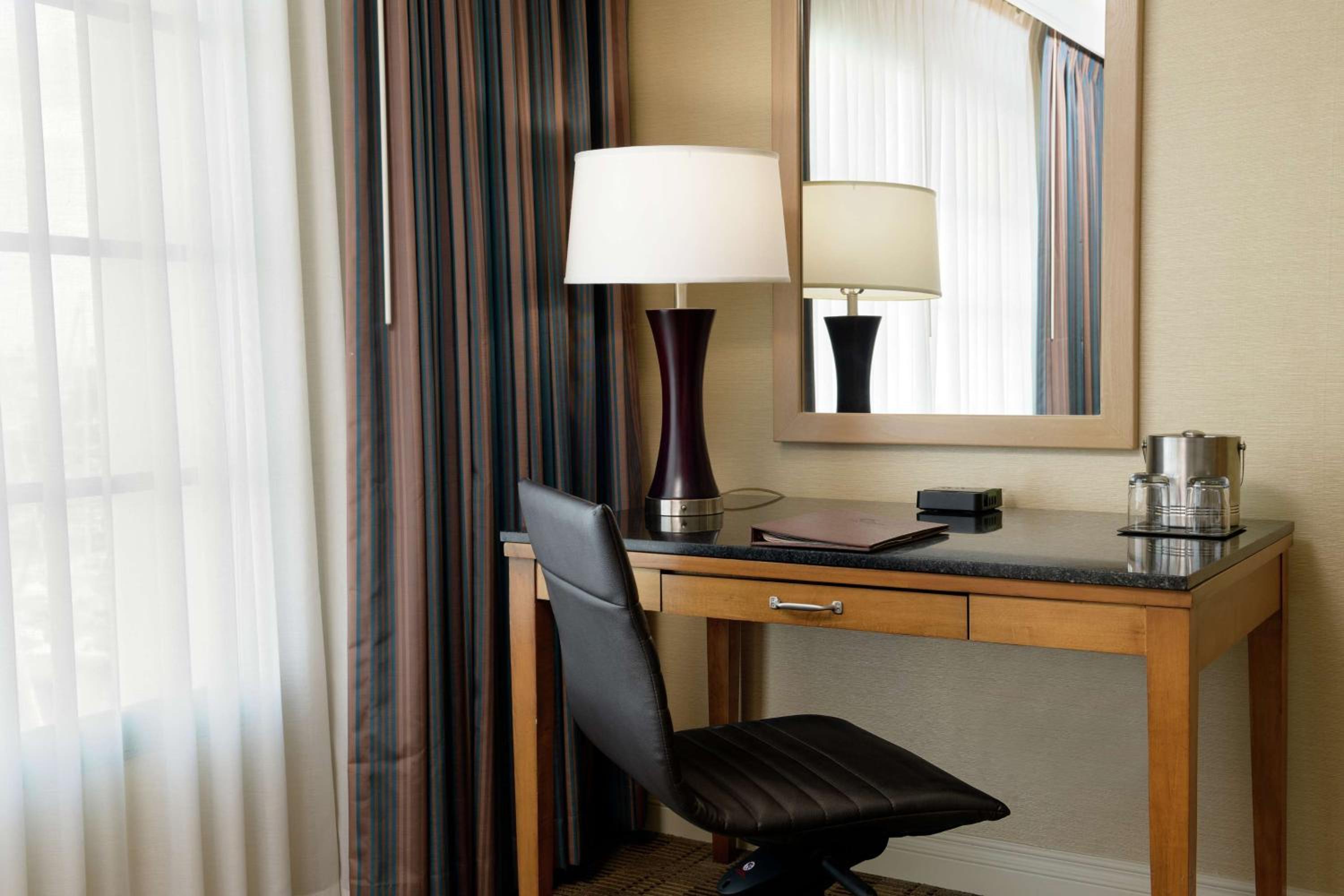 Queen Room with Two Queen Beds - Photo 2