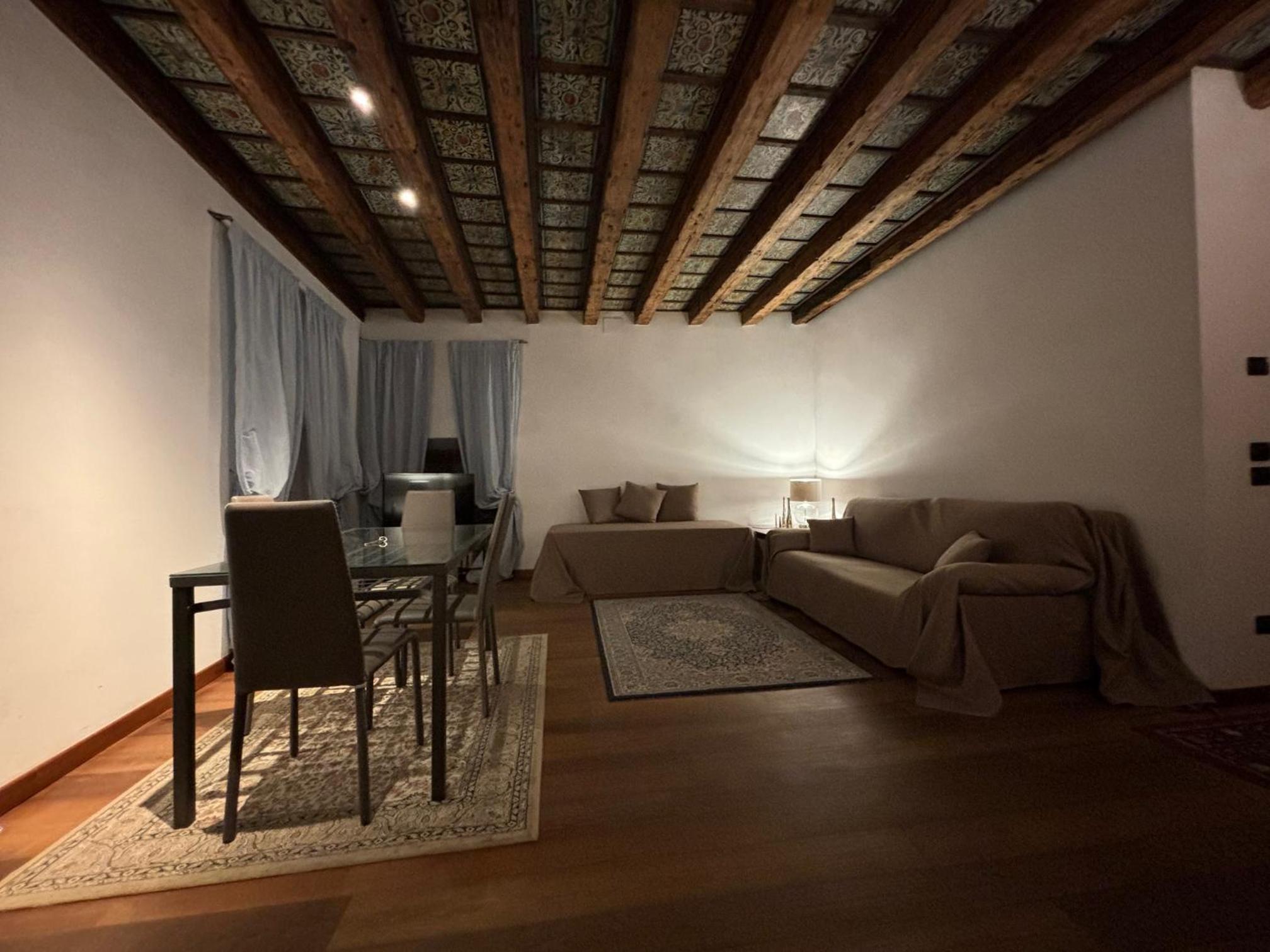 One-Bedroom Apartment - Photo 12