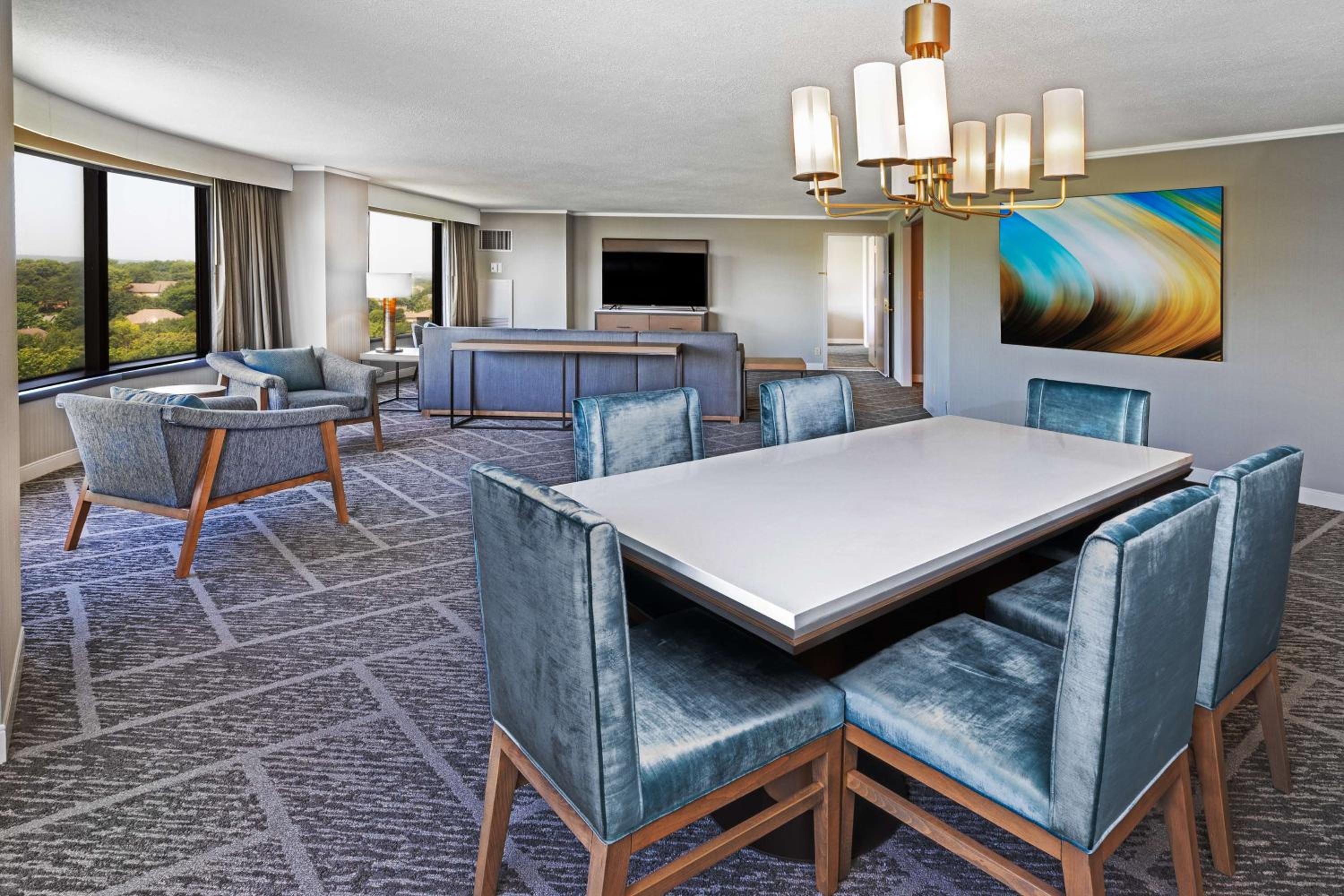 Two Room Parlor King Suite photo 3