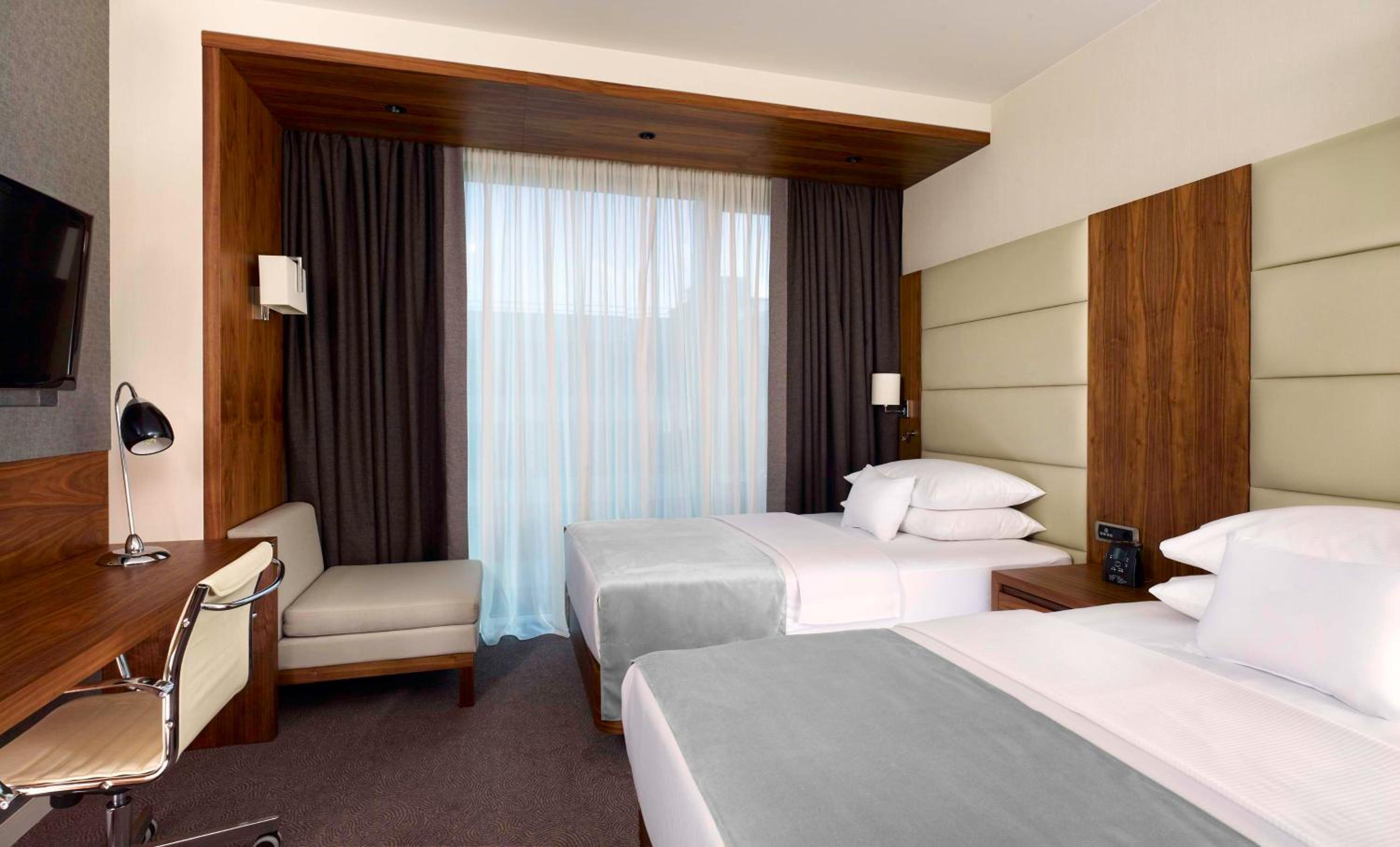 Twin Room - Photo 1