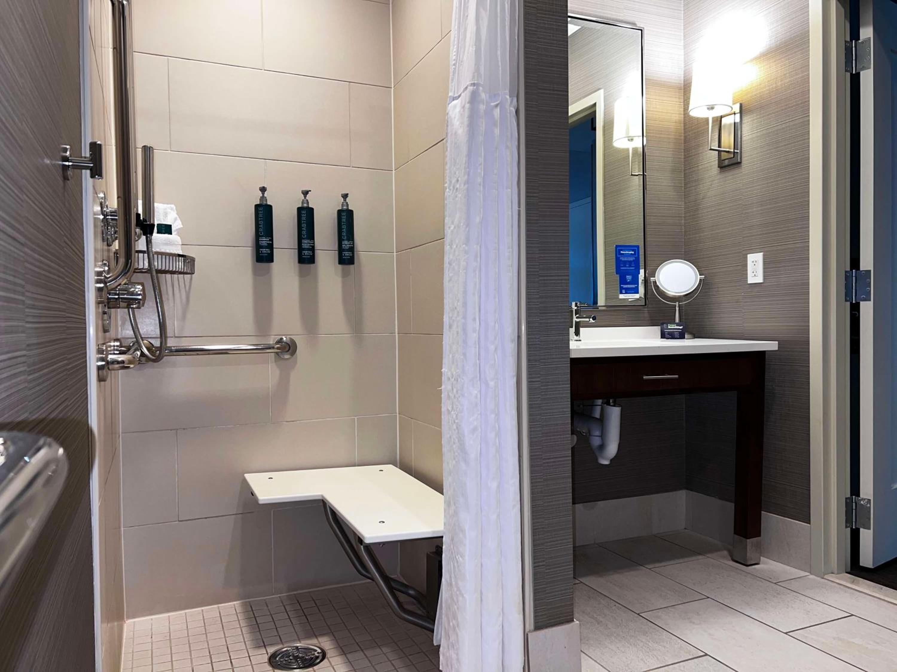 Queen Room with Two Queen Beds and Shower - Mobility/Hearing Access photo 2