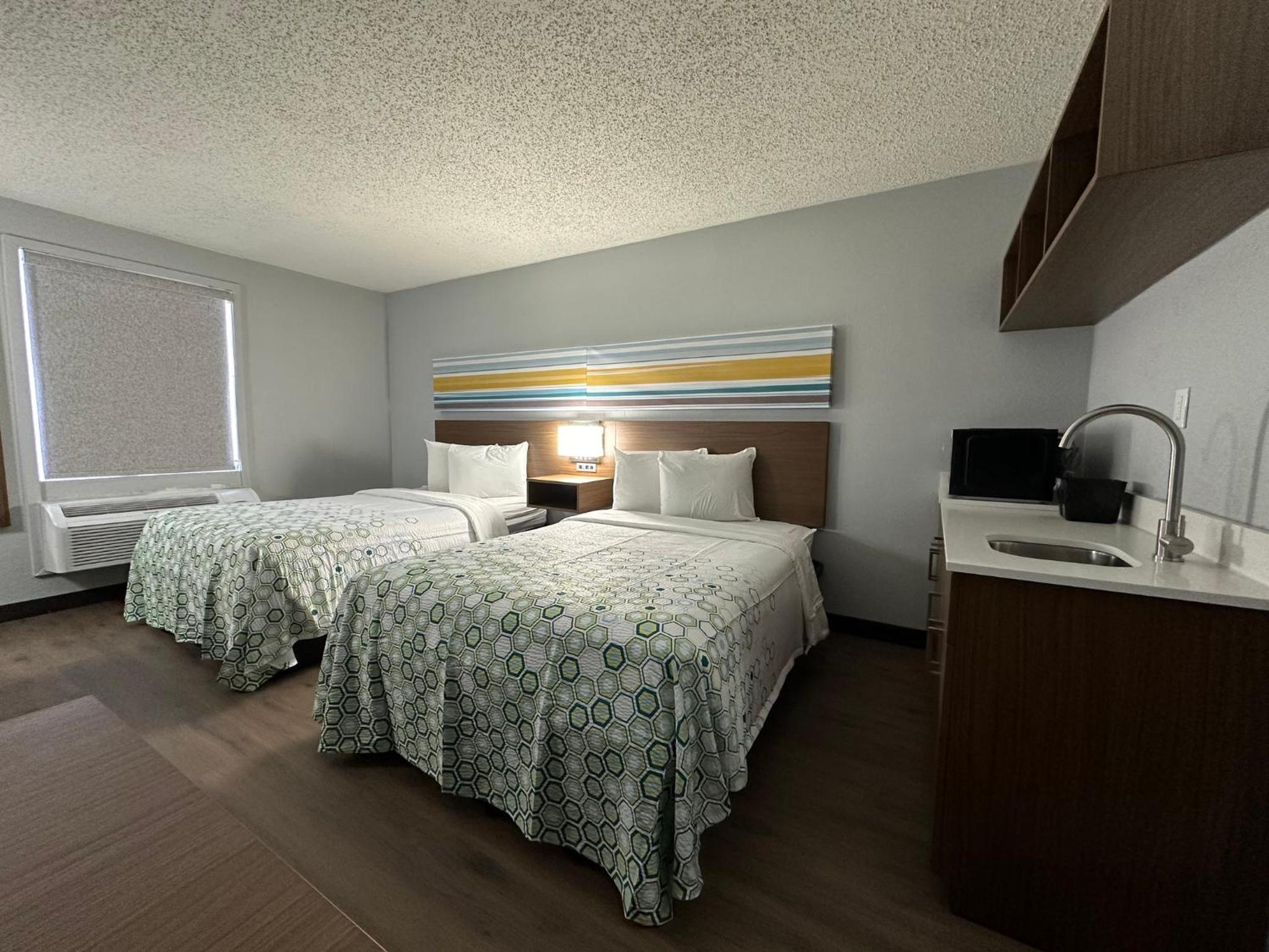 Studio Room with Two Double Beds Non-Smoking - Photo 1