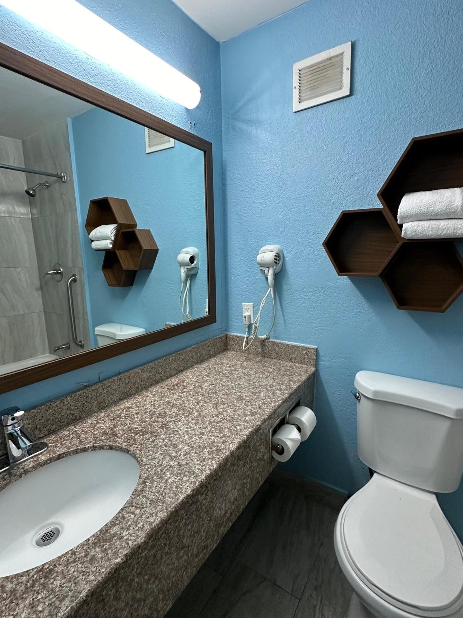 Studio King Room Non-Smoking - Photo 2