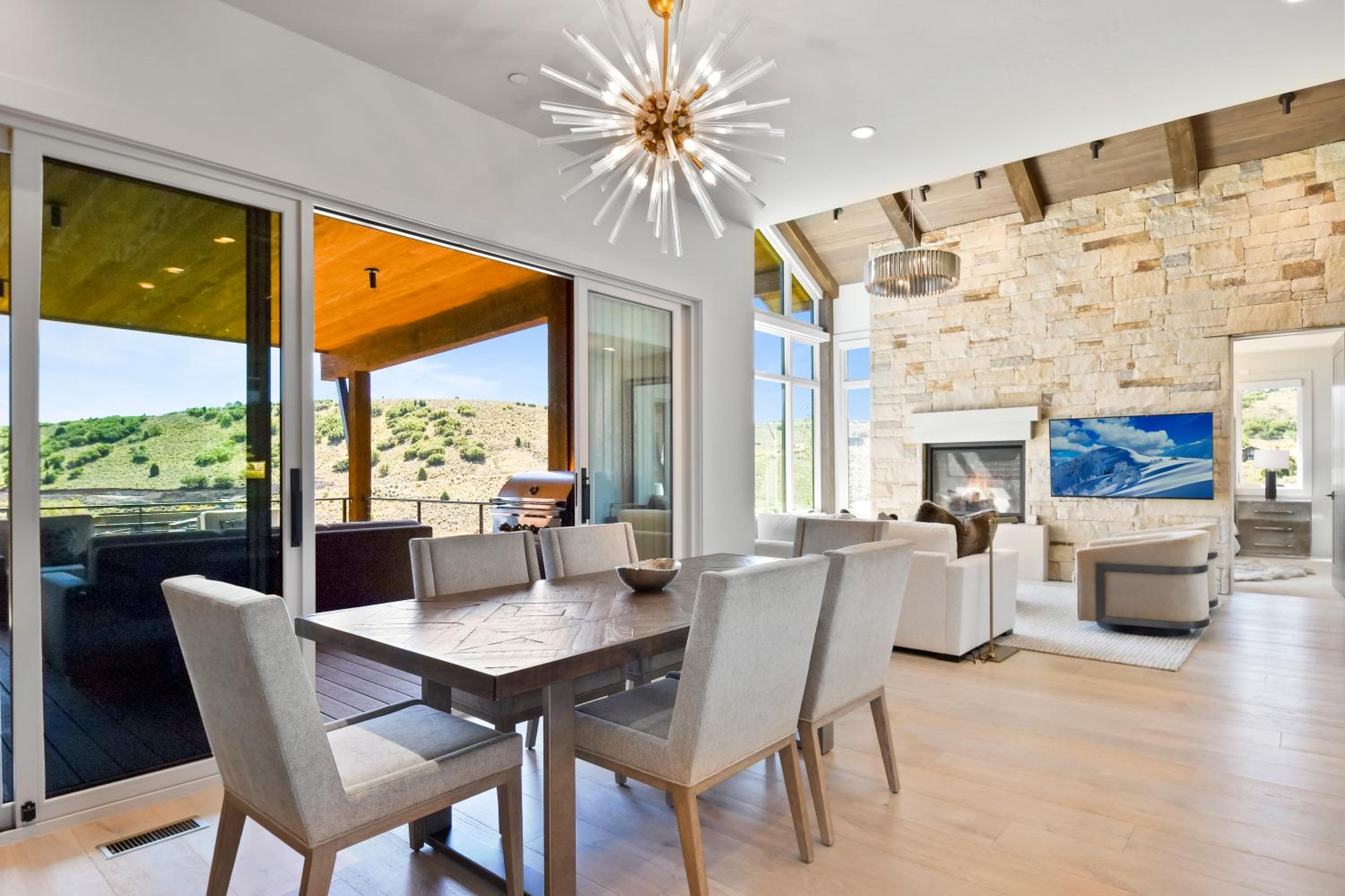Four-Bedroom House photo 2