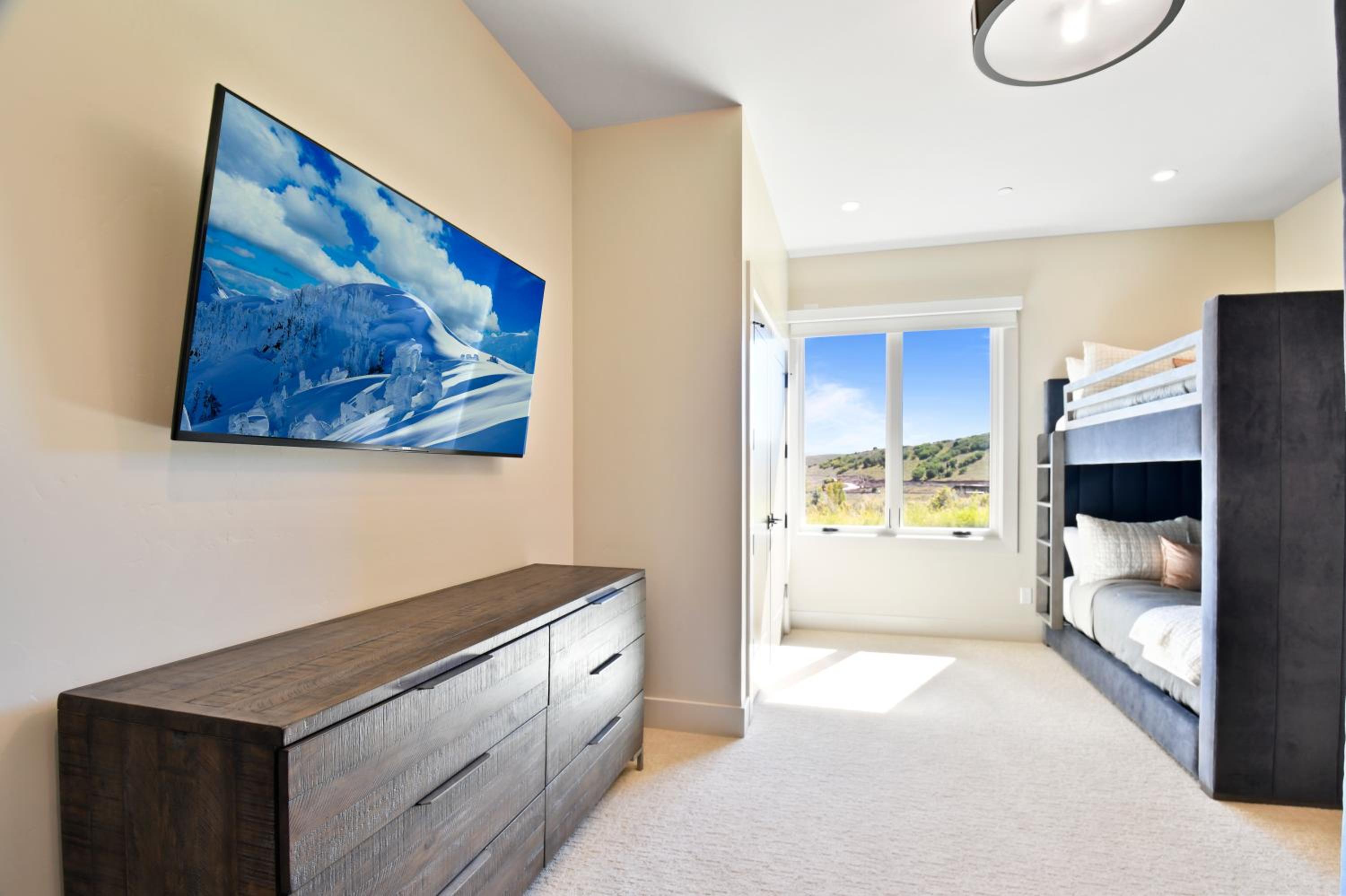 Four-Bedroom House photo 1