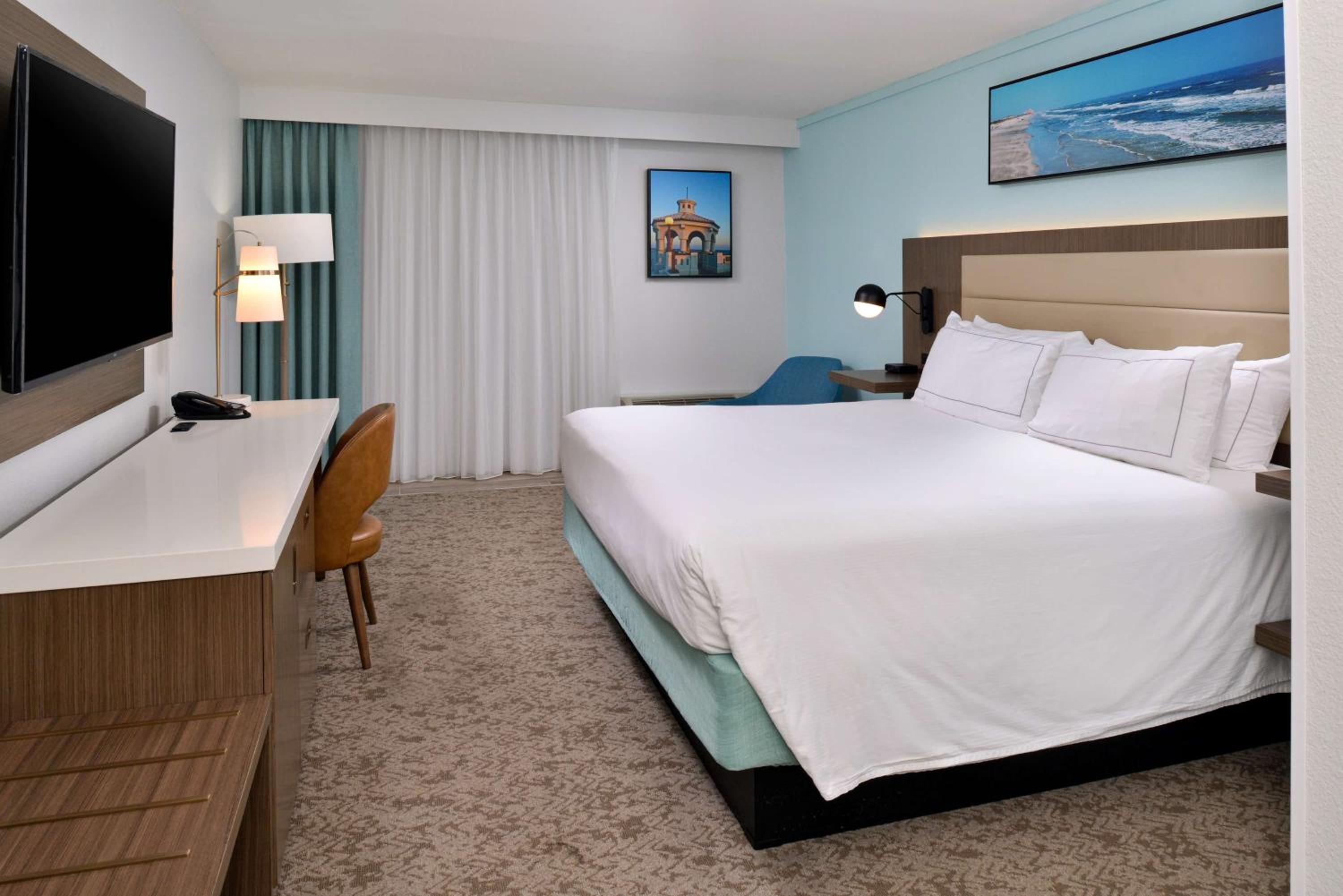 King Room with Side Beach View - Photo 1