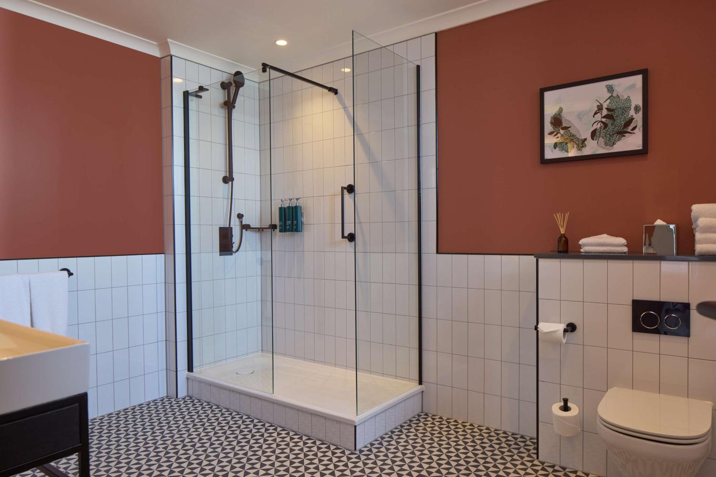 One-Bedroom King Suite with Sea View - Photo 9