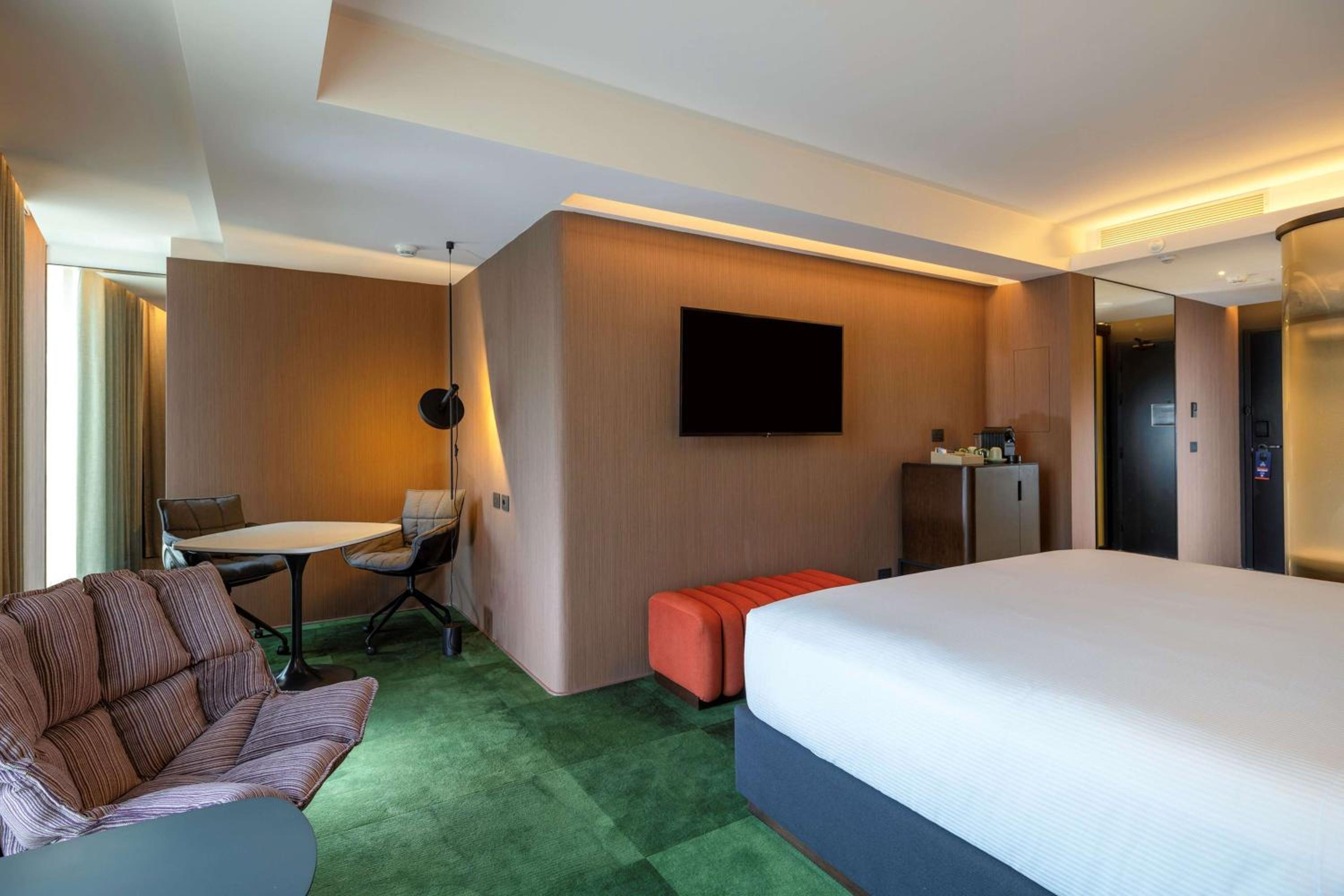 Premier King Room with Dinette Table - Photo 1