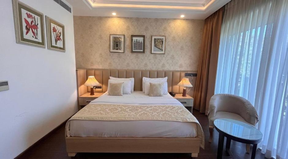 Deluxe Double Room with Balcony