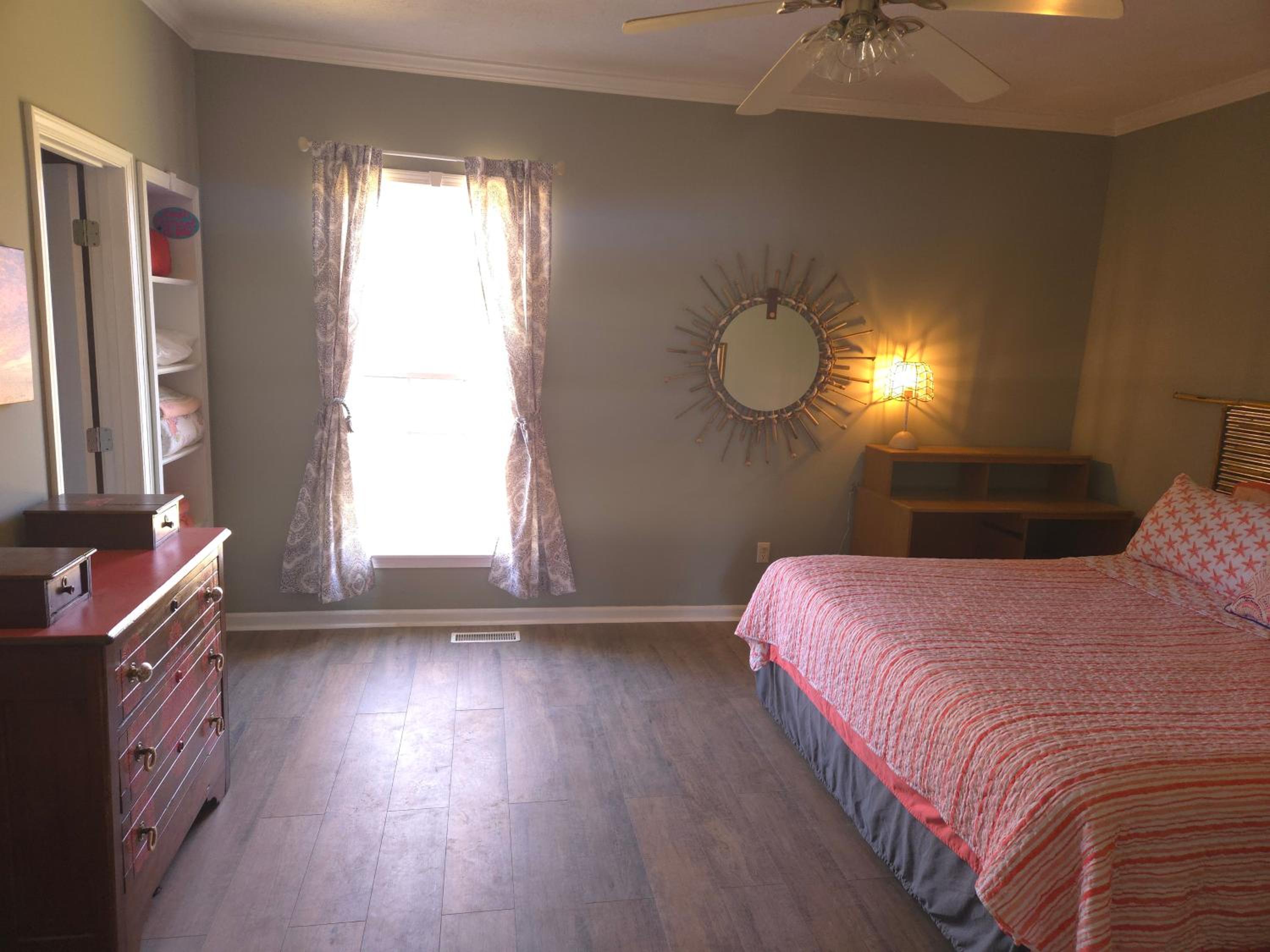 Two-Bedroom House - Photo 19