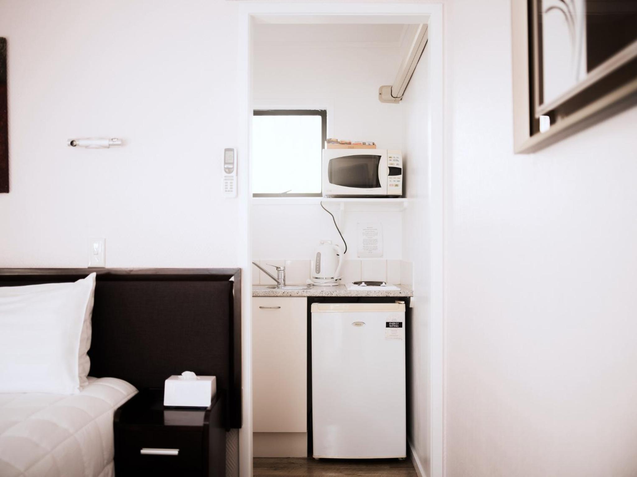 Master Studio with Walk-in Shower