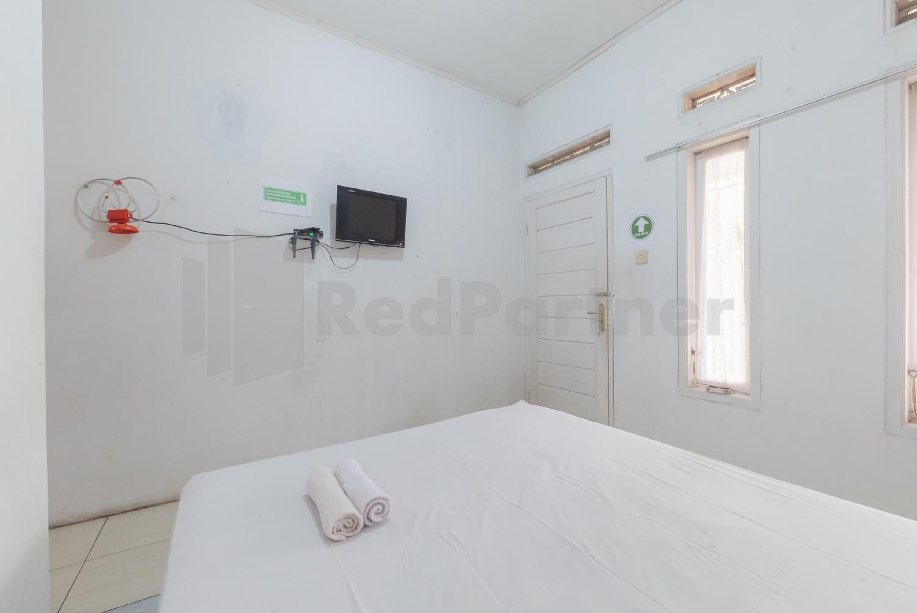 Standard Double Room - Photo 3