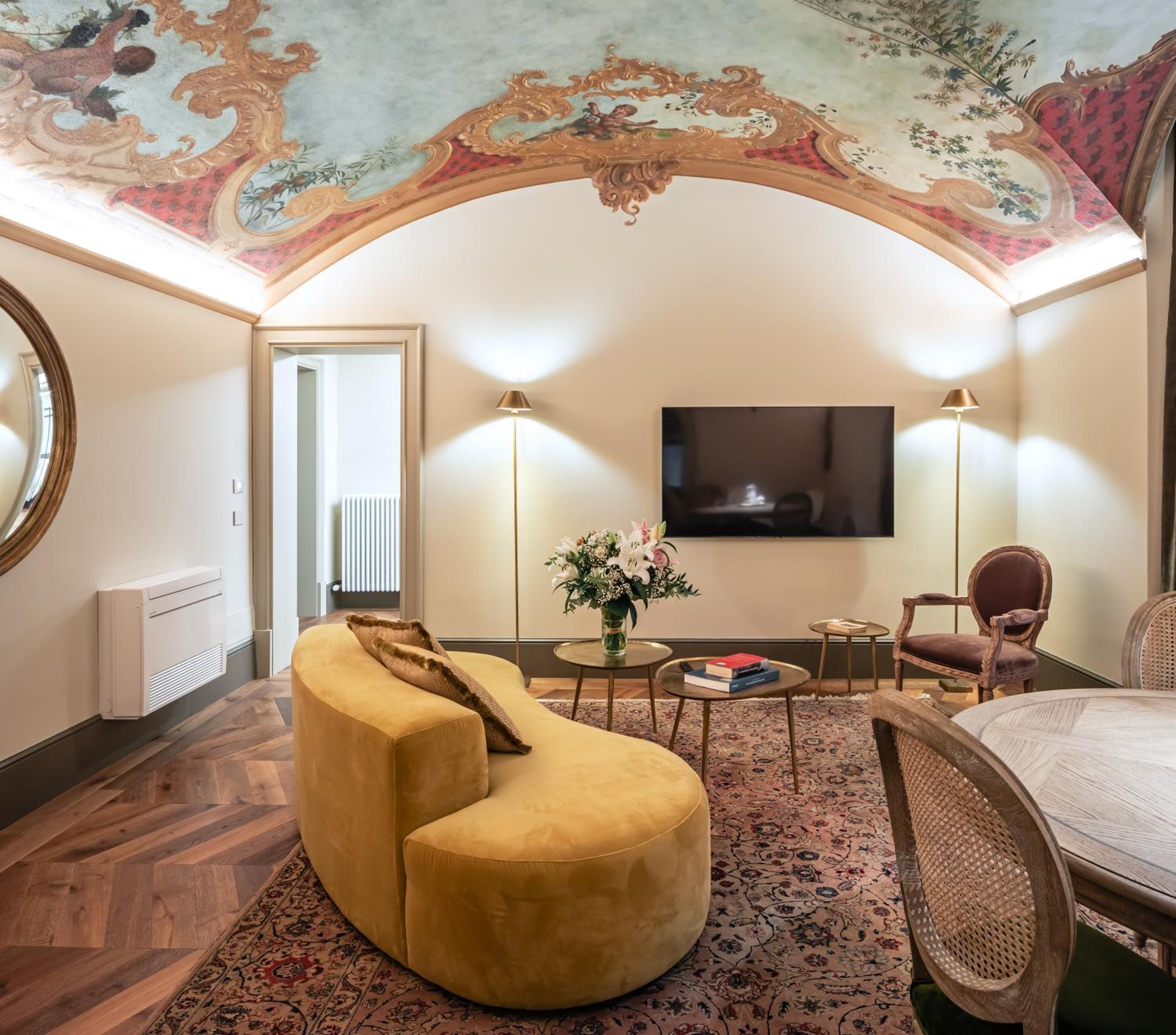 Three-Bedroom Premium Apartment with Balcony photo 1