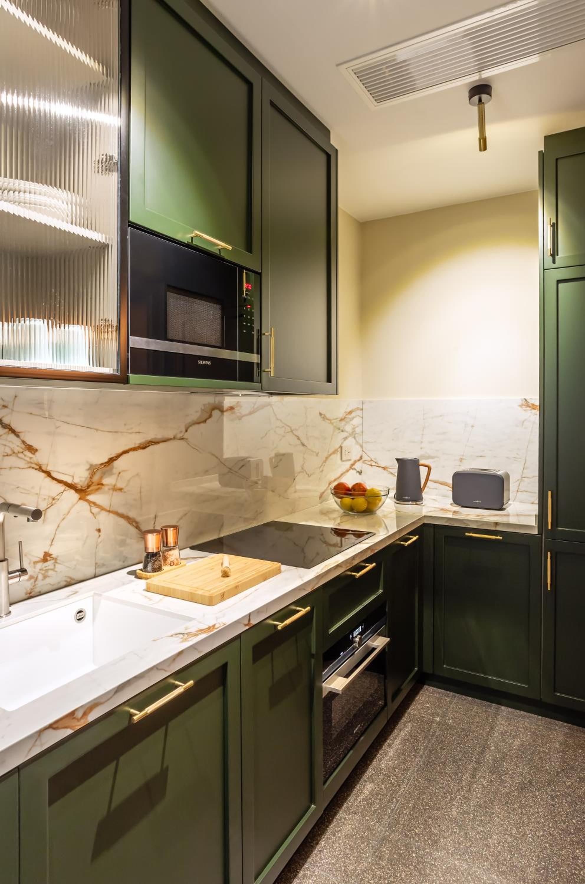Three-Bedroom Premium Apartment with Balcony photo 3
