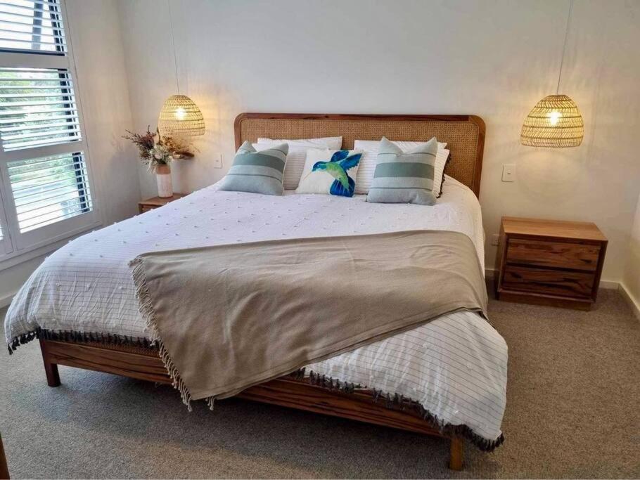 Three-Bedroom House photo 3