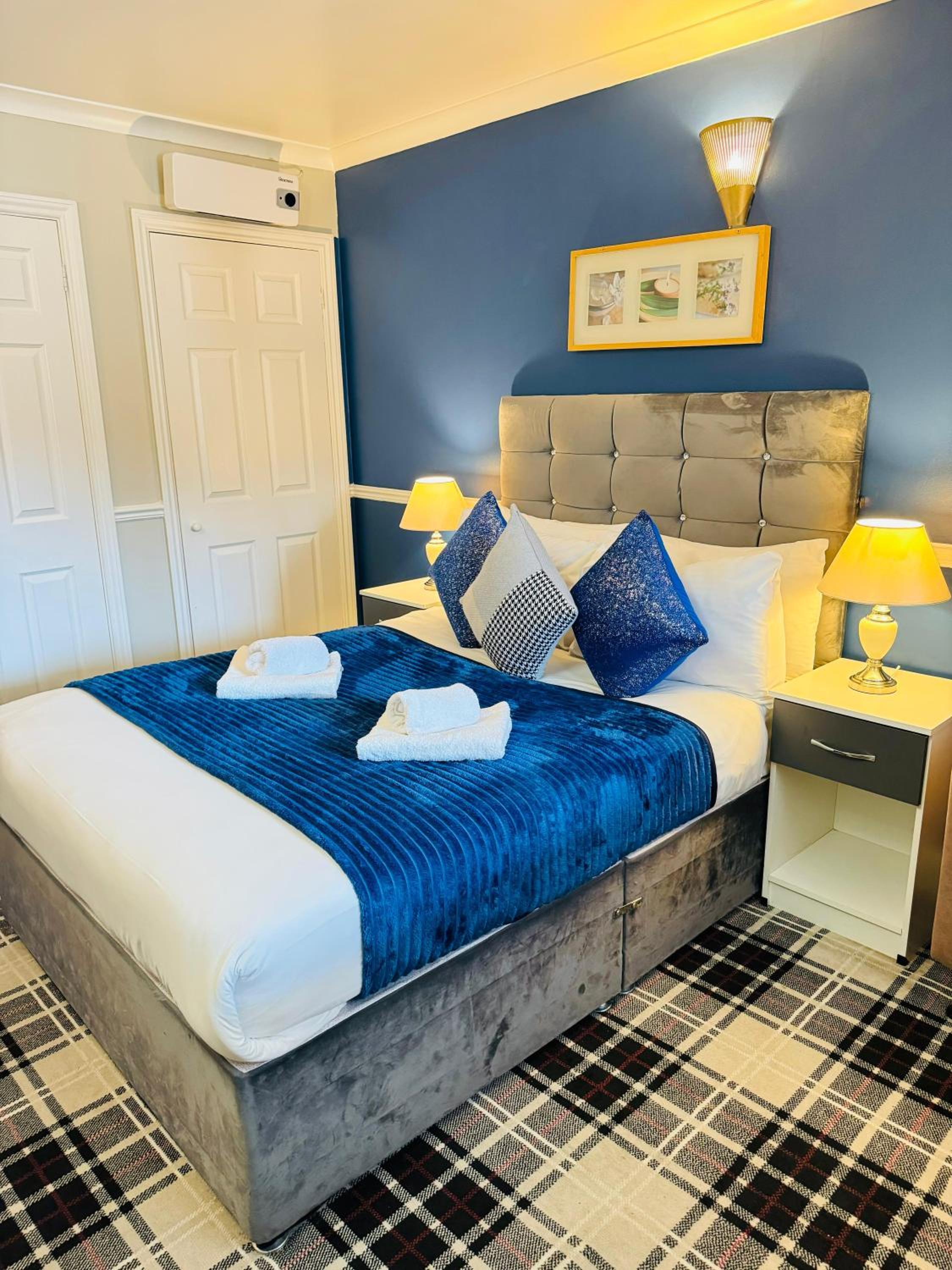 Deluxe Double Room with Shower