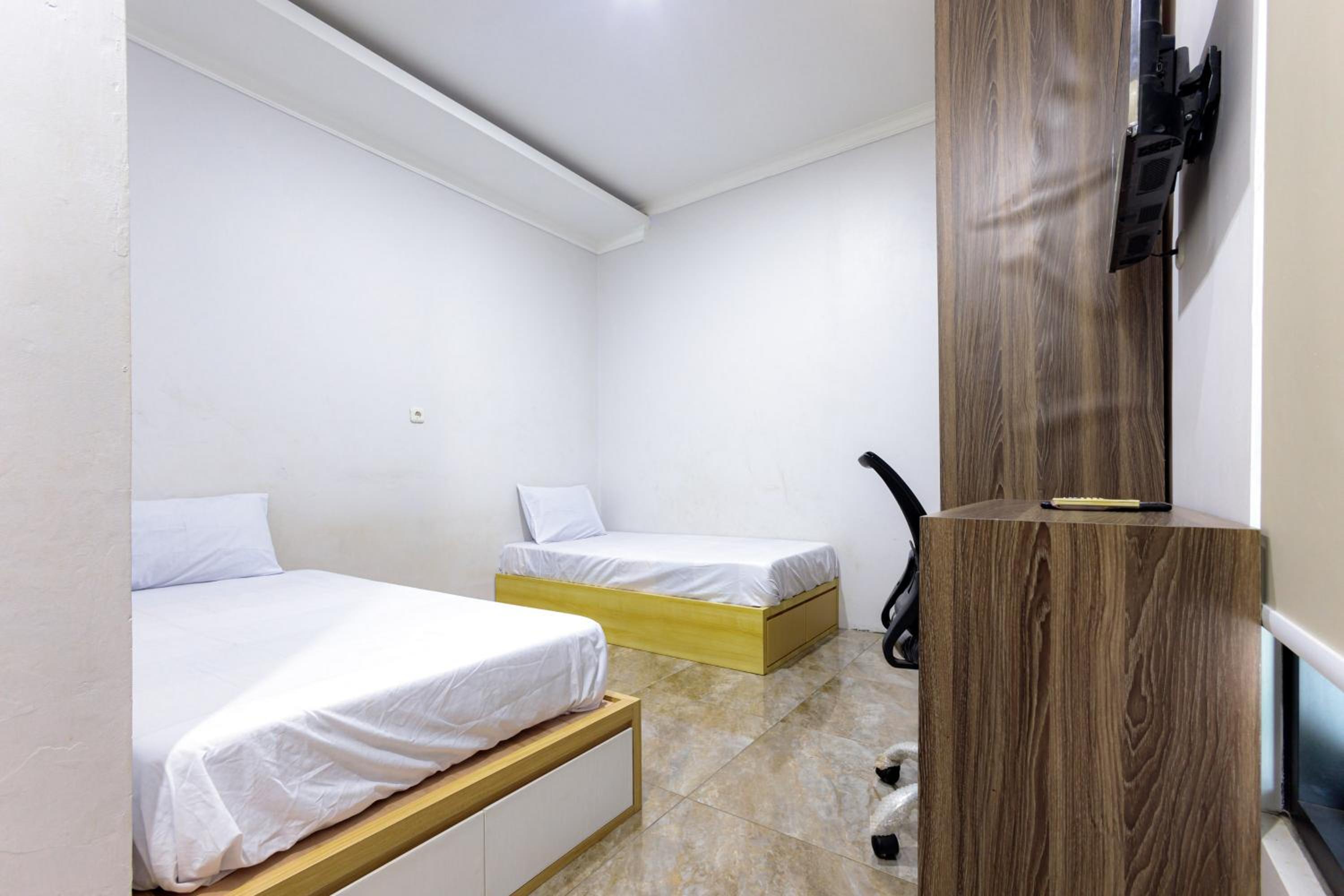 Deluxe Twin Room - Photo 2