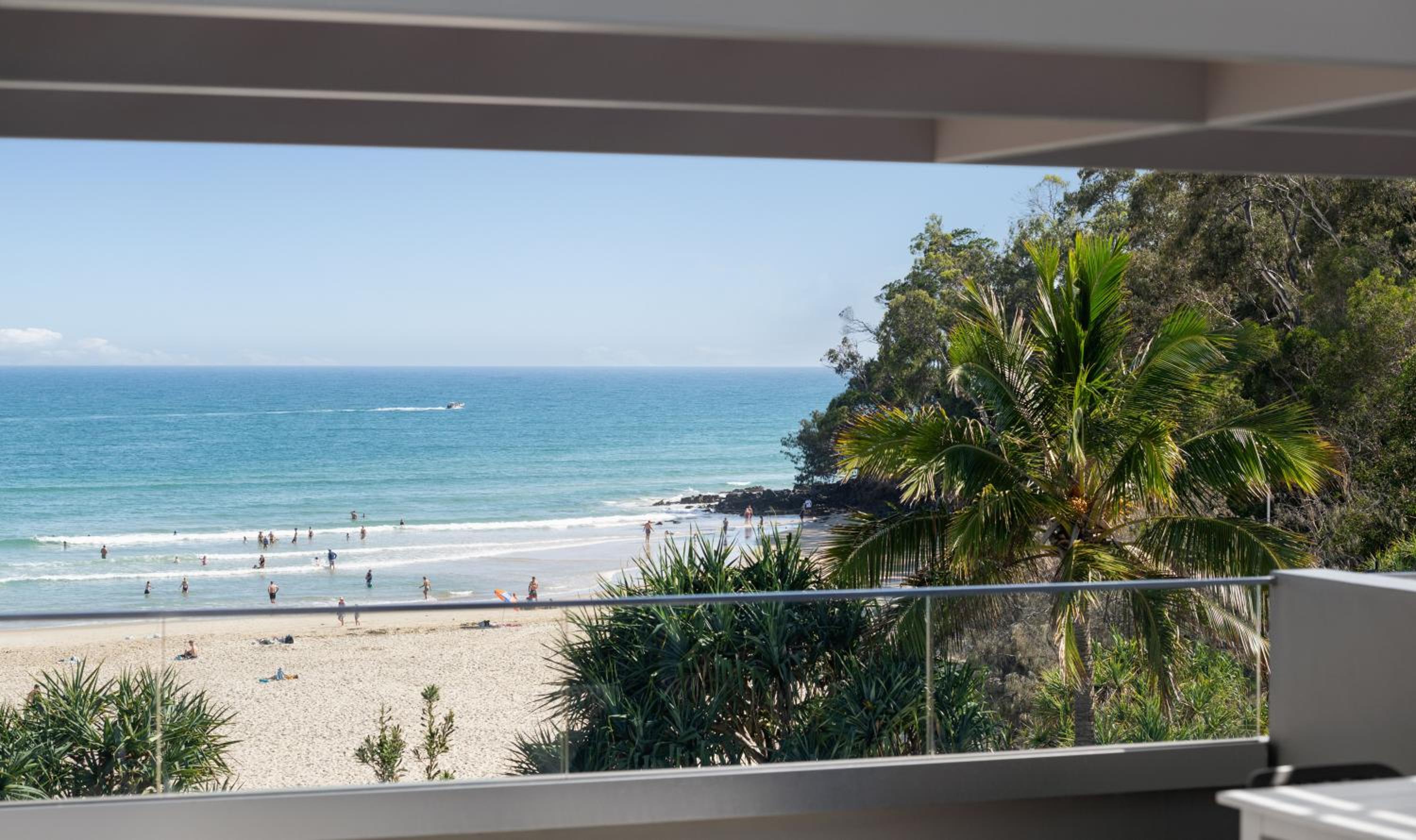 One Bedroom Beachfront Rooftop Terrace Apartment photo 2
