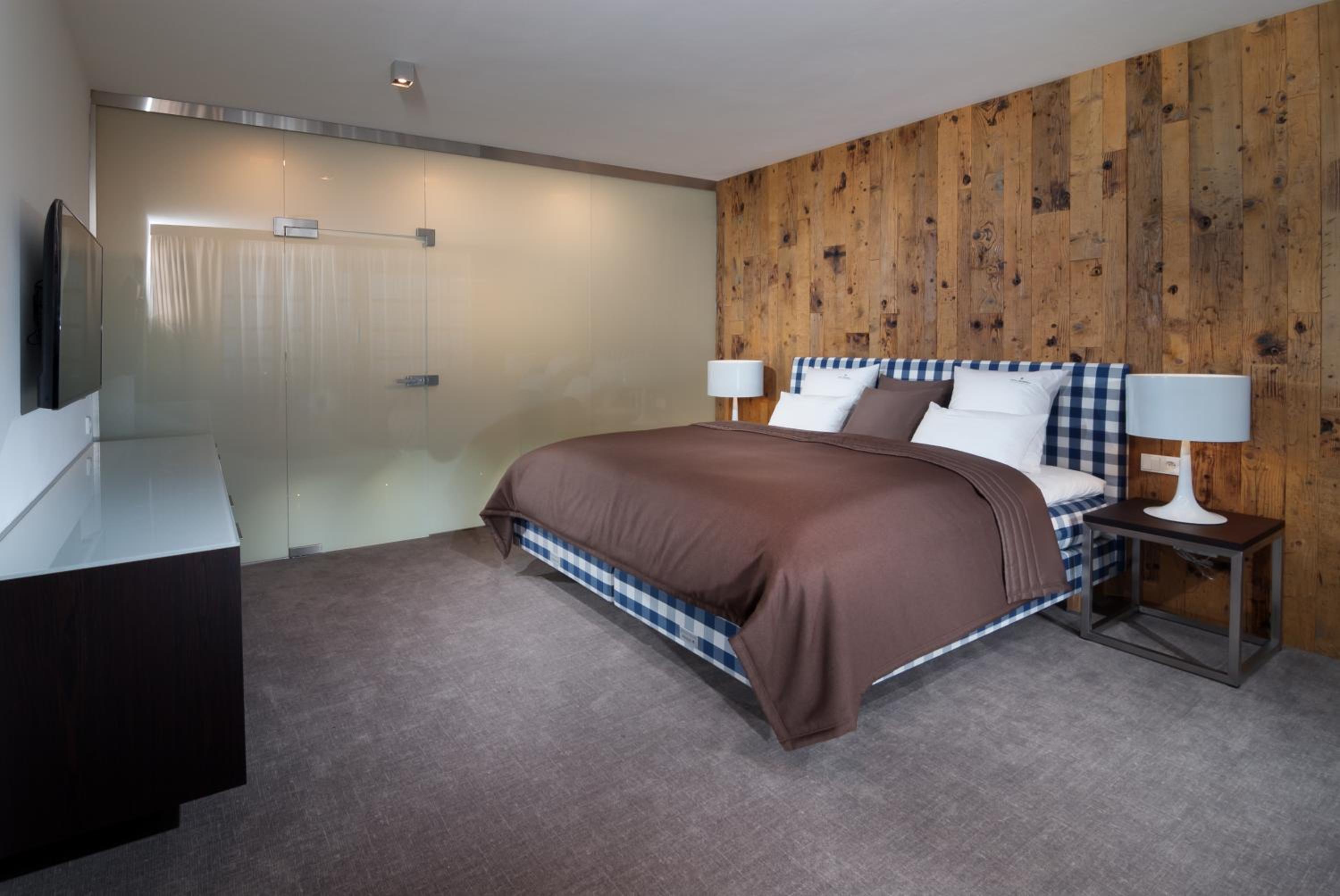 Deluxe Apartment with Balcony and Unlimited Access to the Wellness and Pool photo 3