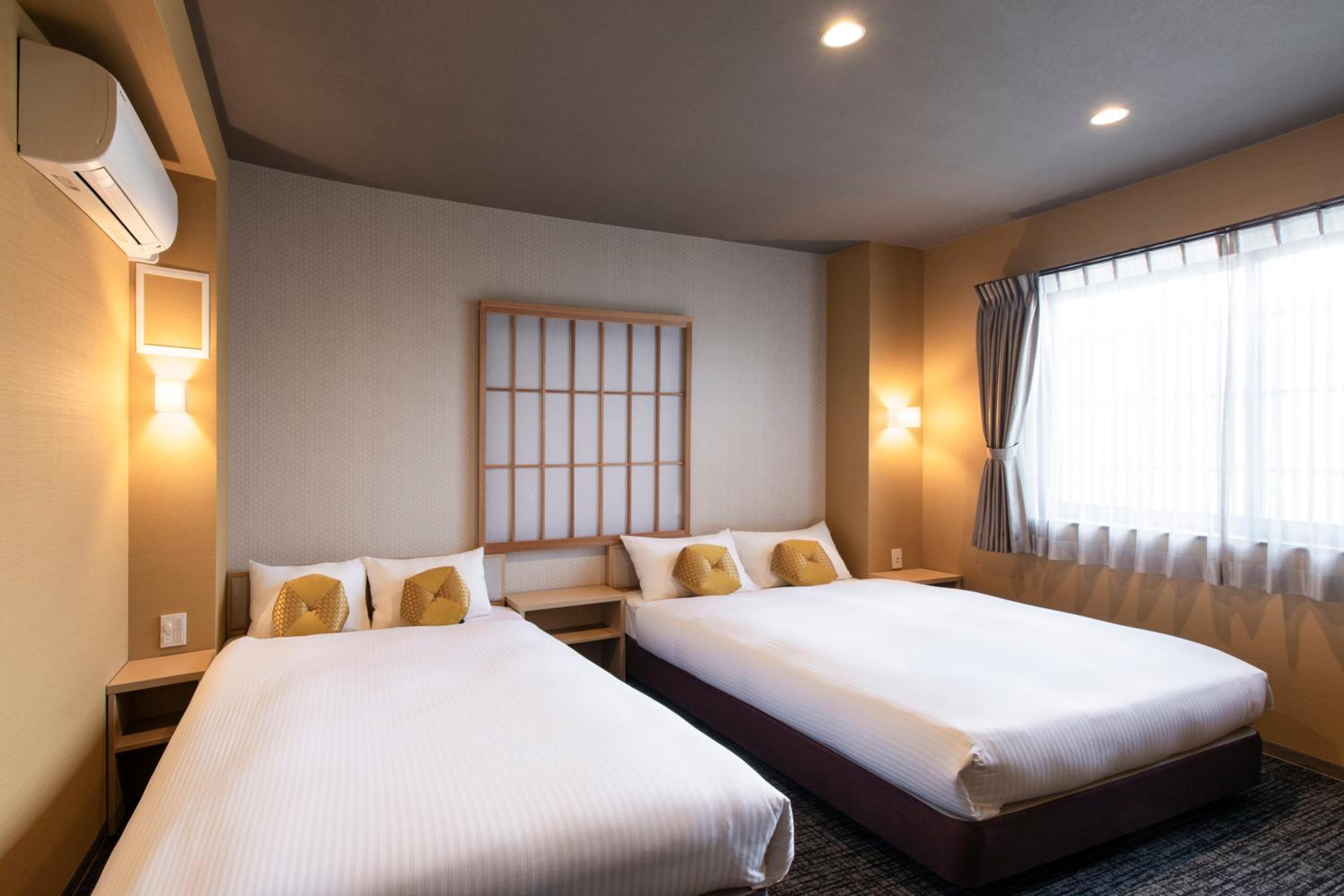 Suite - Photo 8