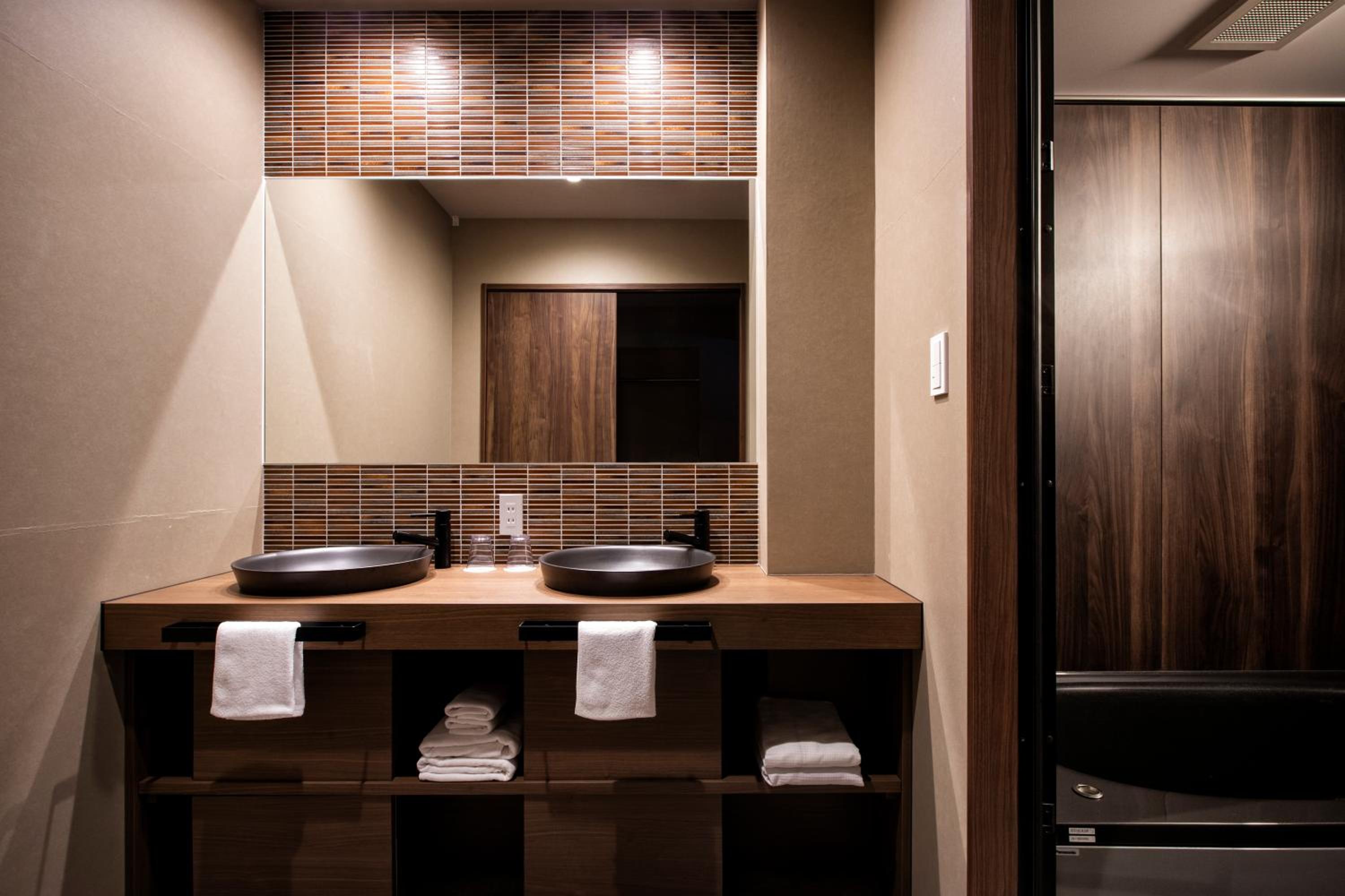 Suite - Photo 7