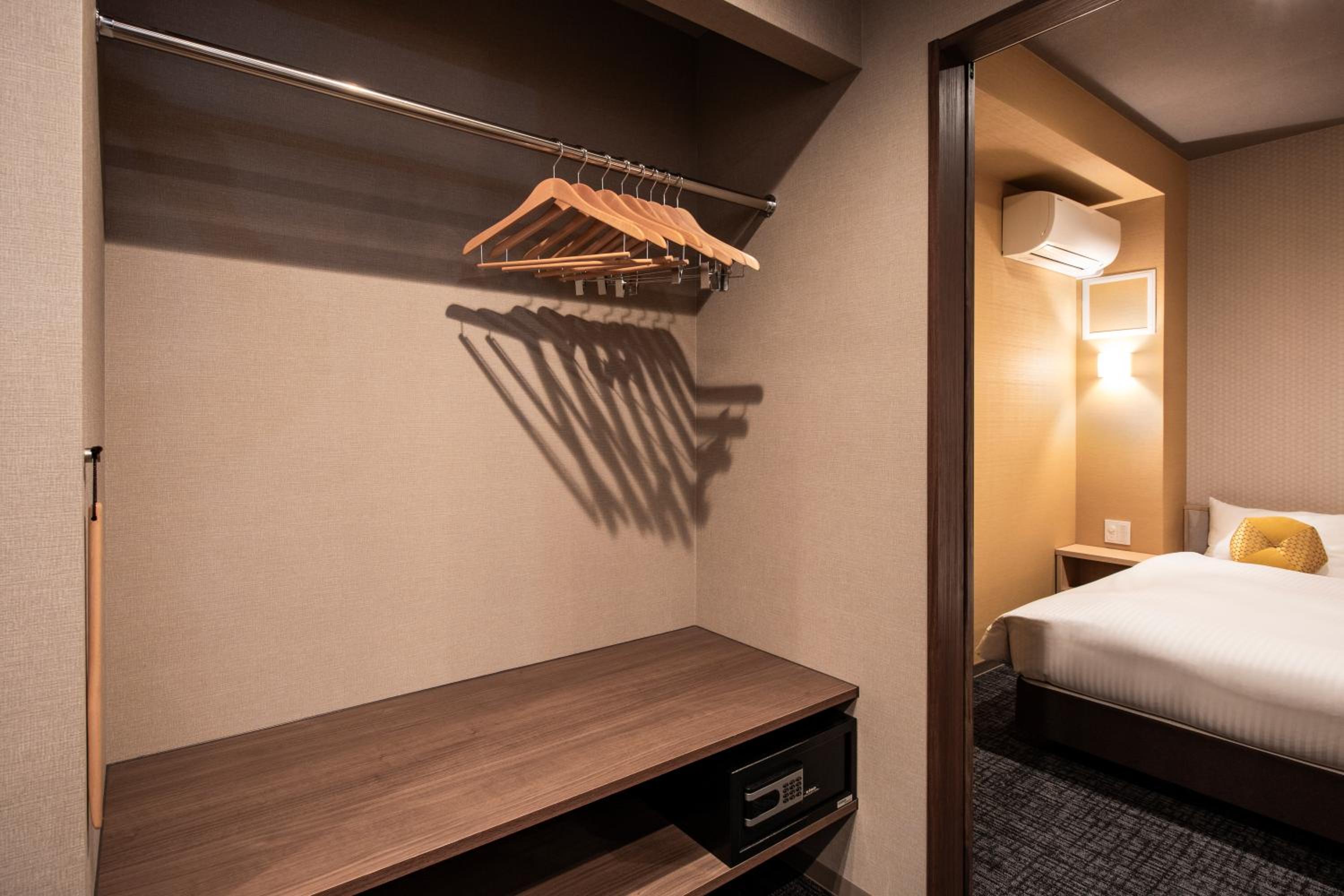 Suite - Photo 3