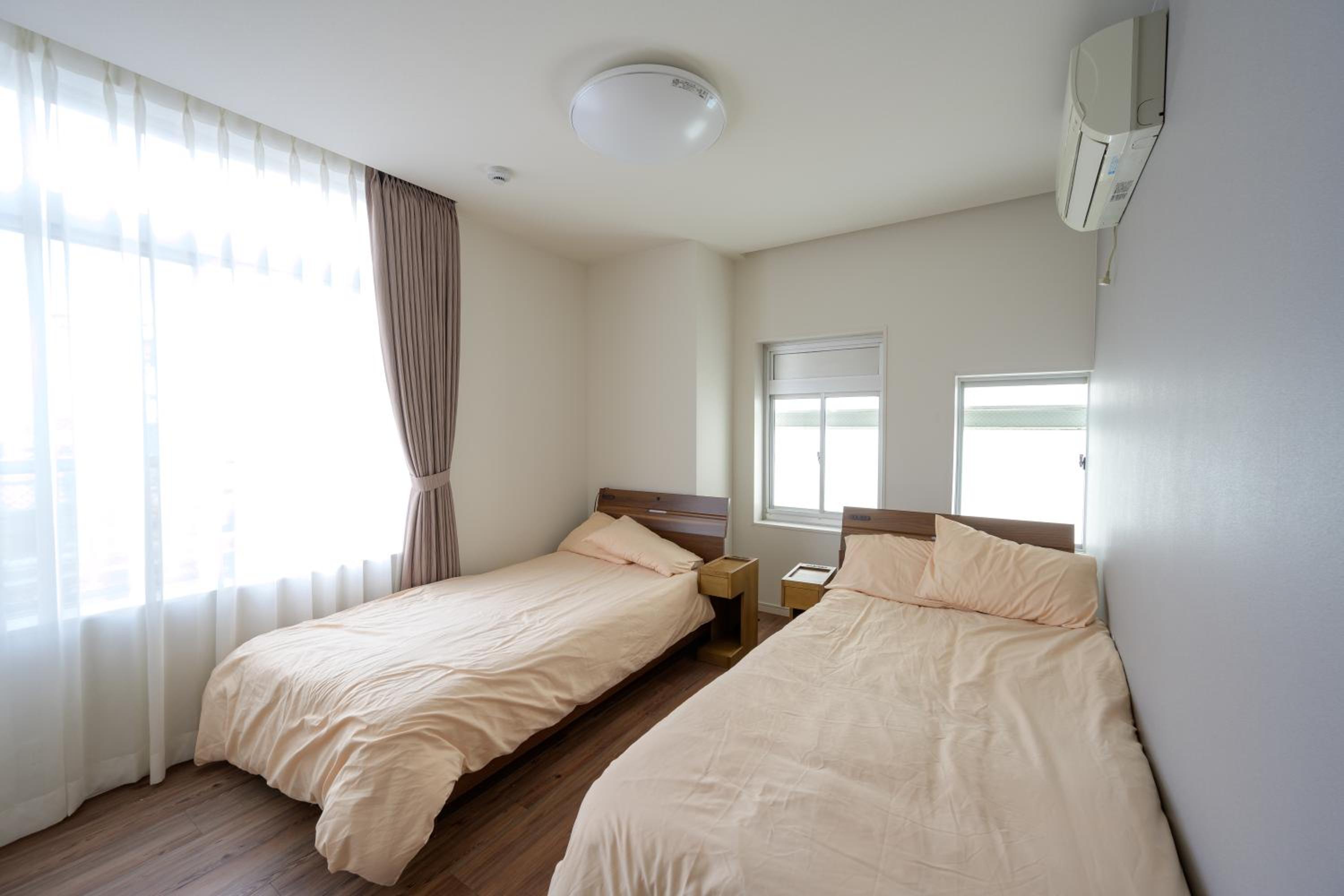 Apartment photo 2