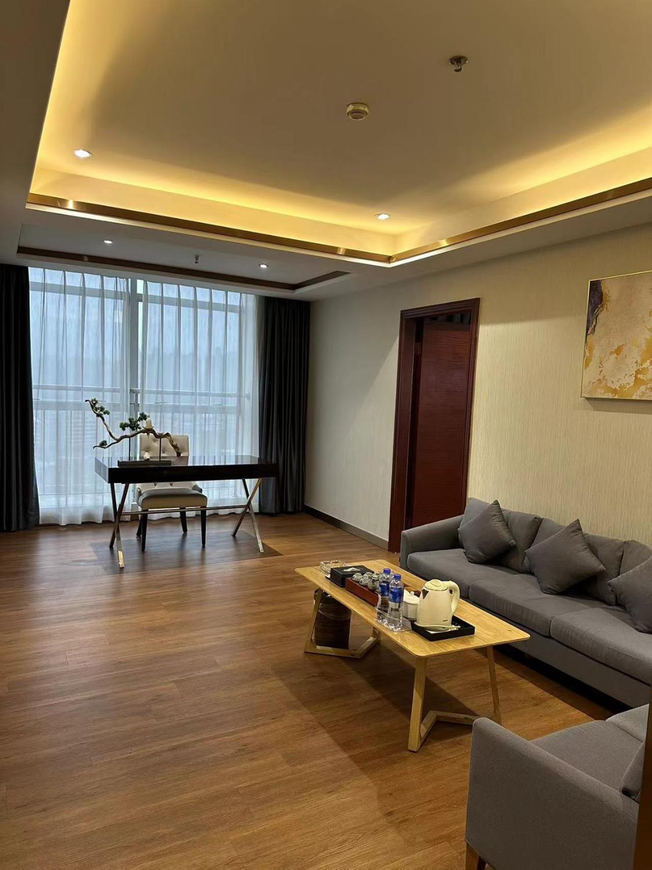 Deluxe Suite photo 2