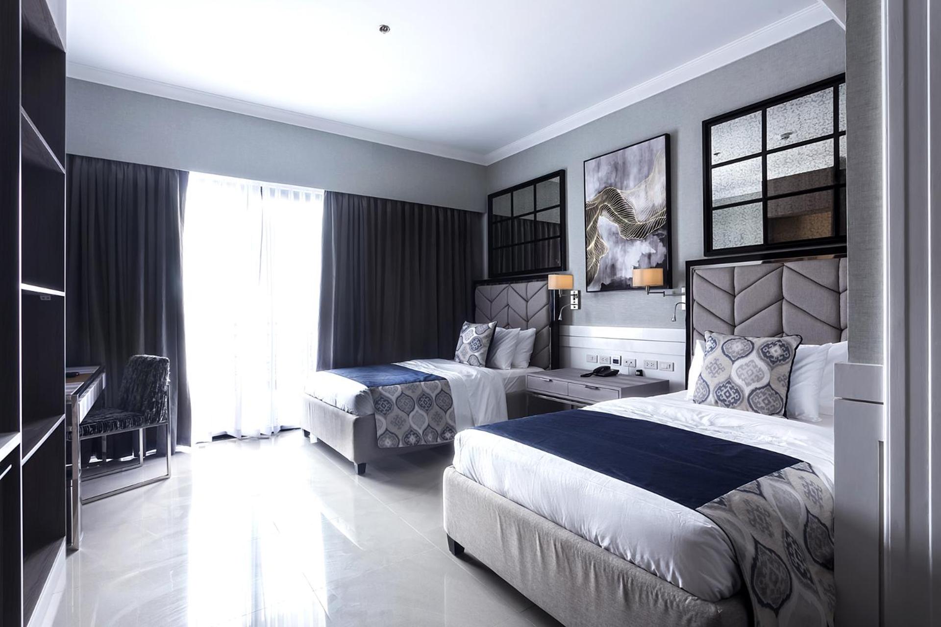 Premiere Suite with Balcony - Photo 1