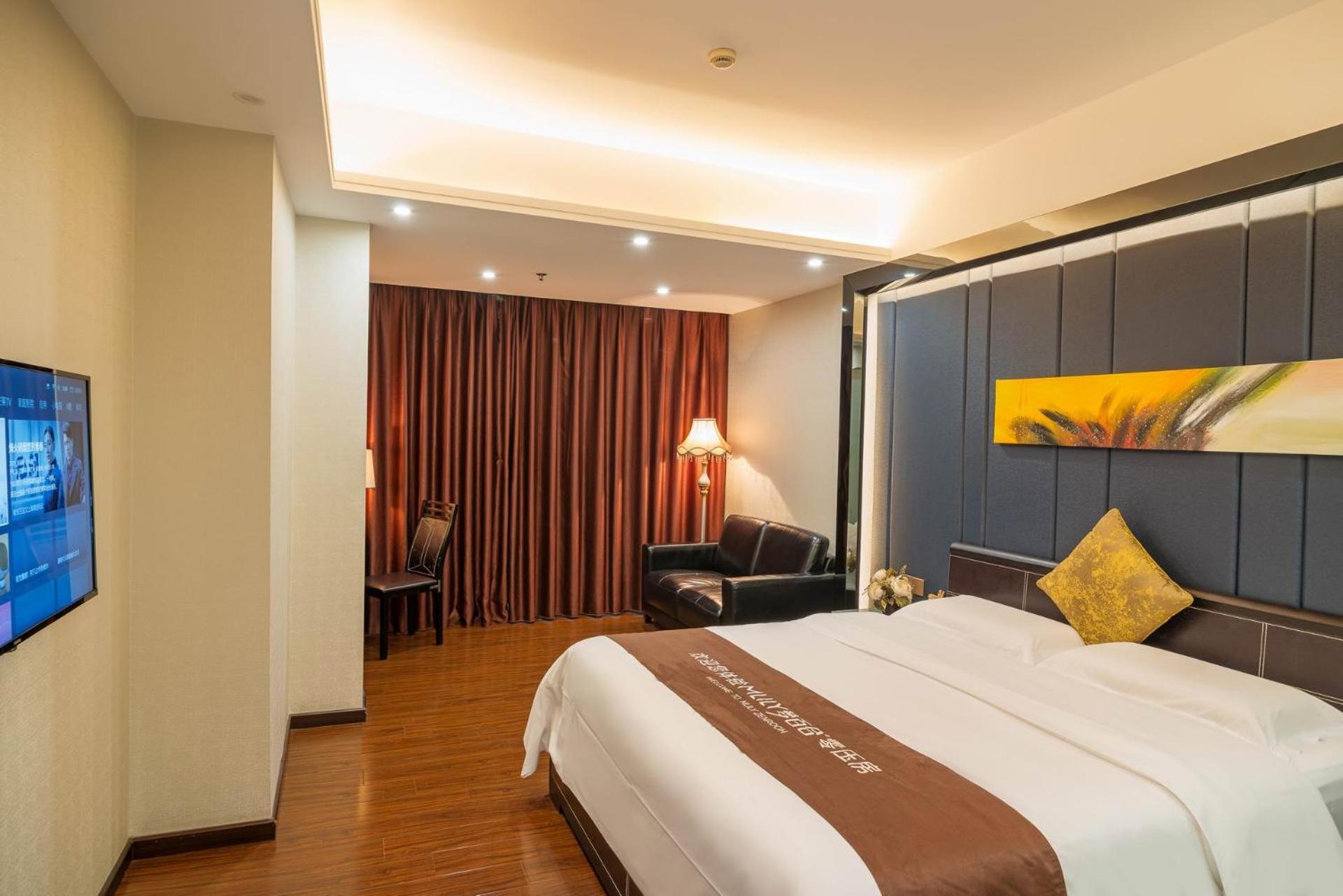 Premium Queen Room photo 2