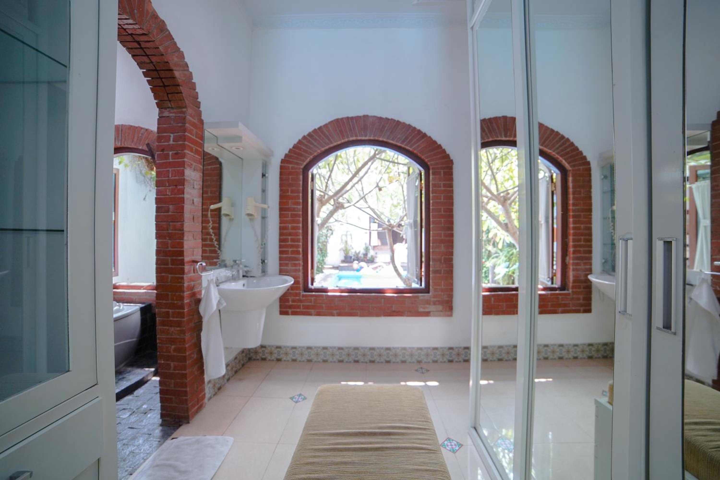 Villa photo 2