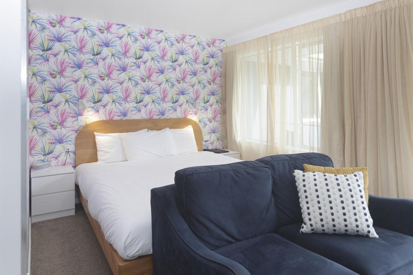 Double Room - Photo 7