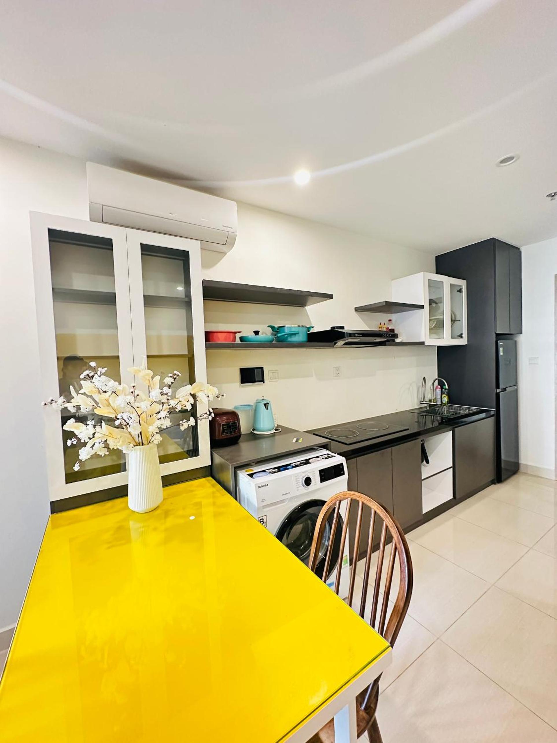 One-Bedroom Apartment - Photo 4
