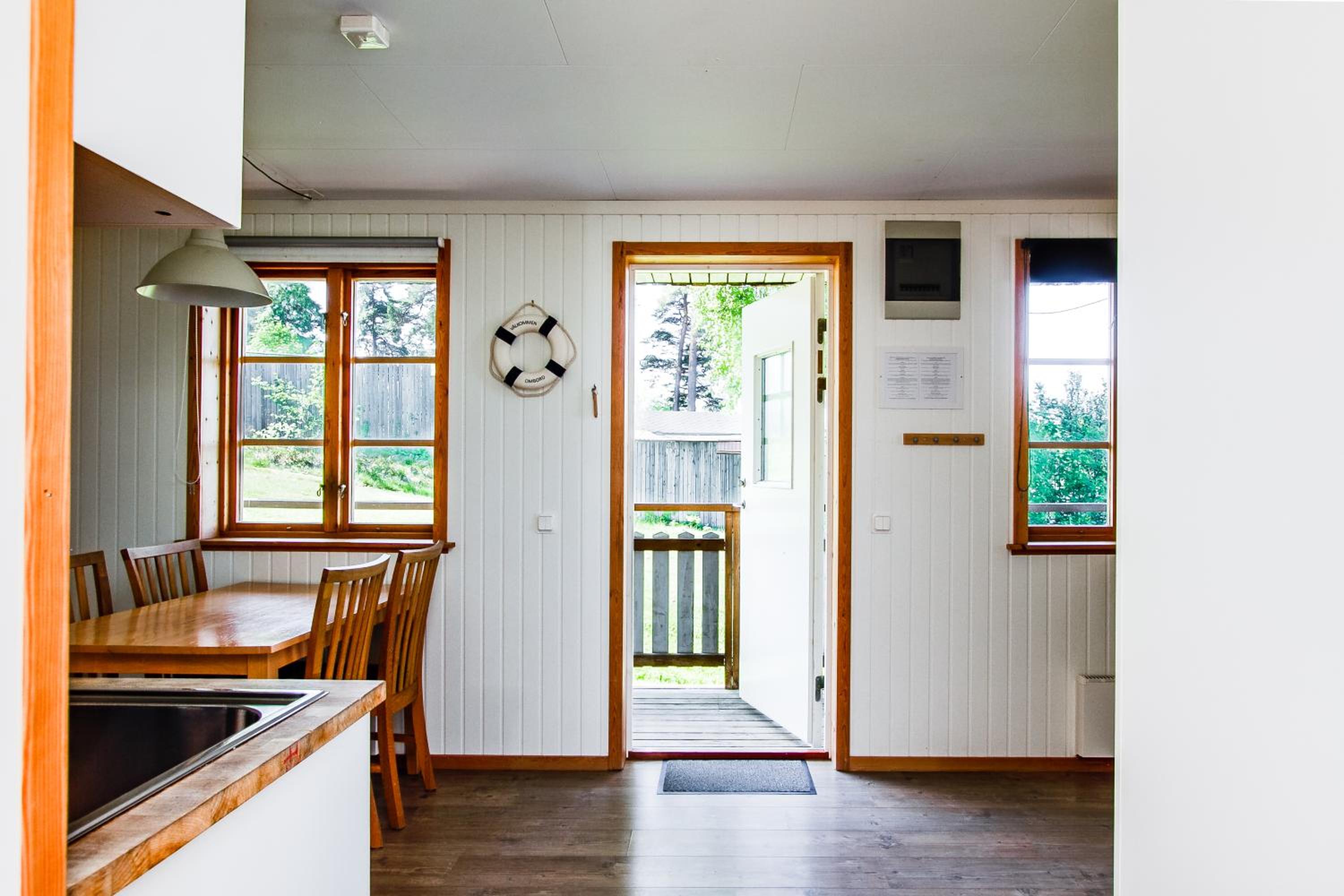 Two-Bedroom House - Photo 6