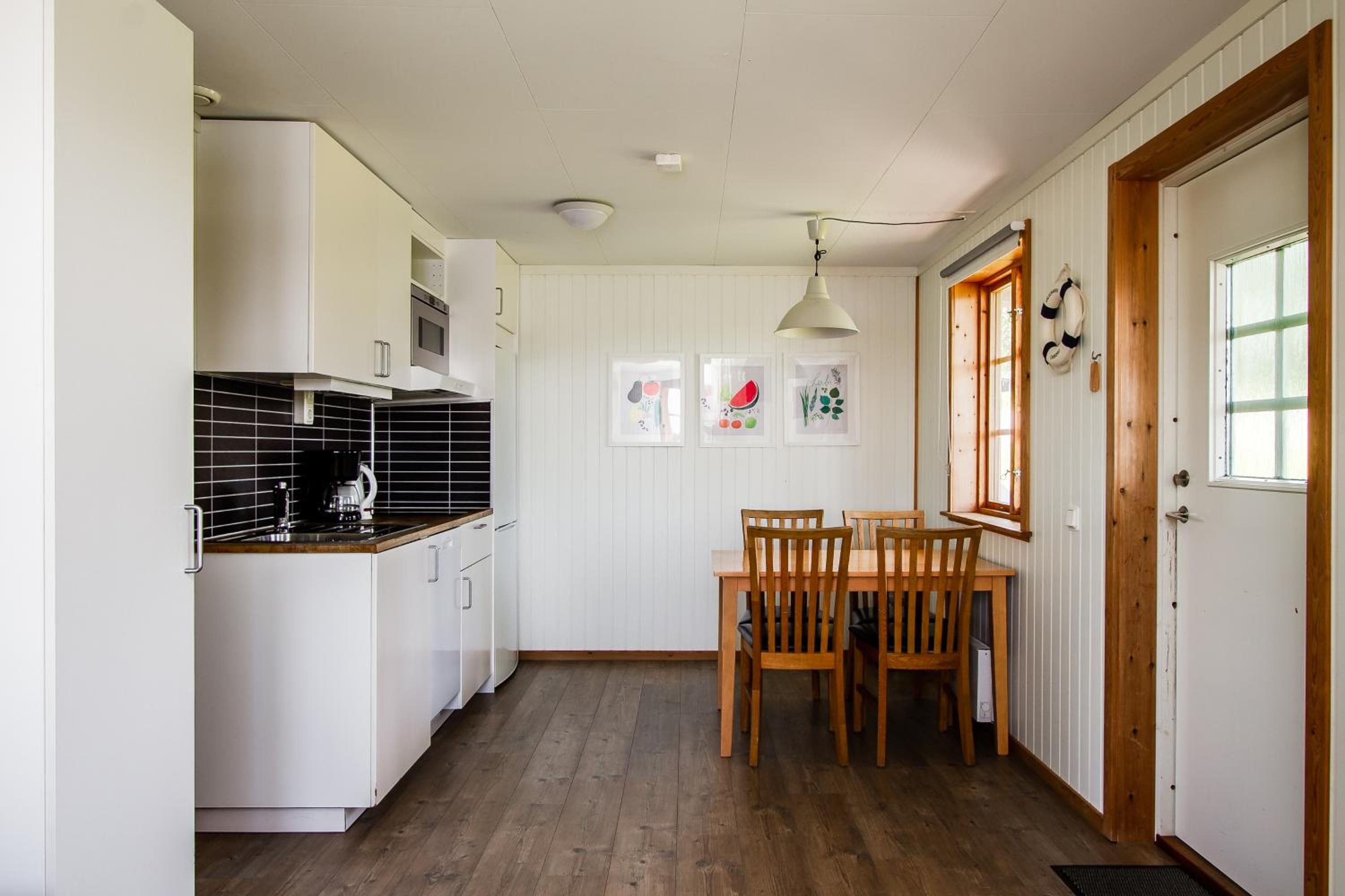 Two-Bedroom House - Photo 3