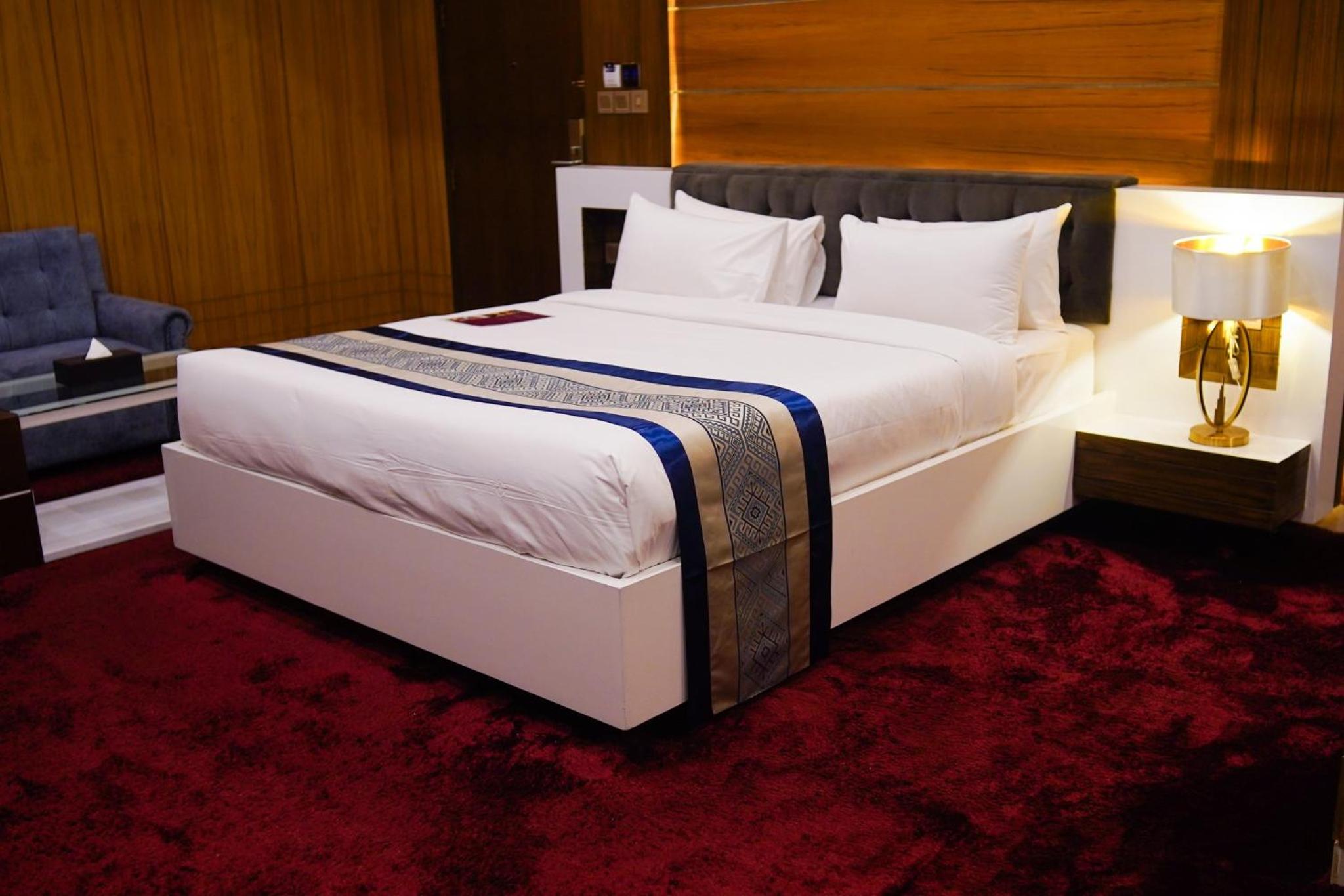 Deluxe King Room photo 3