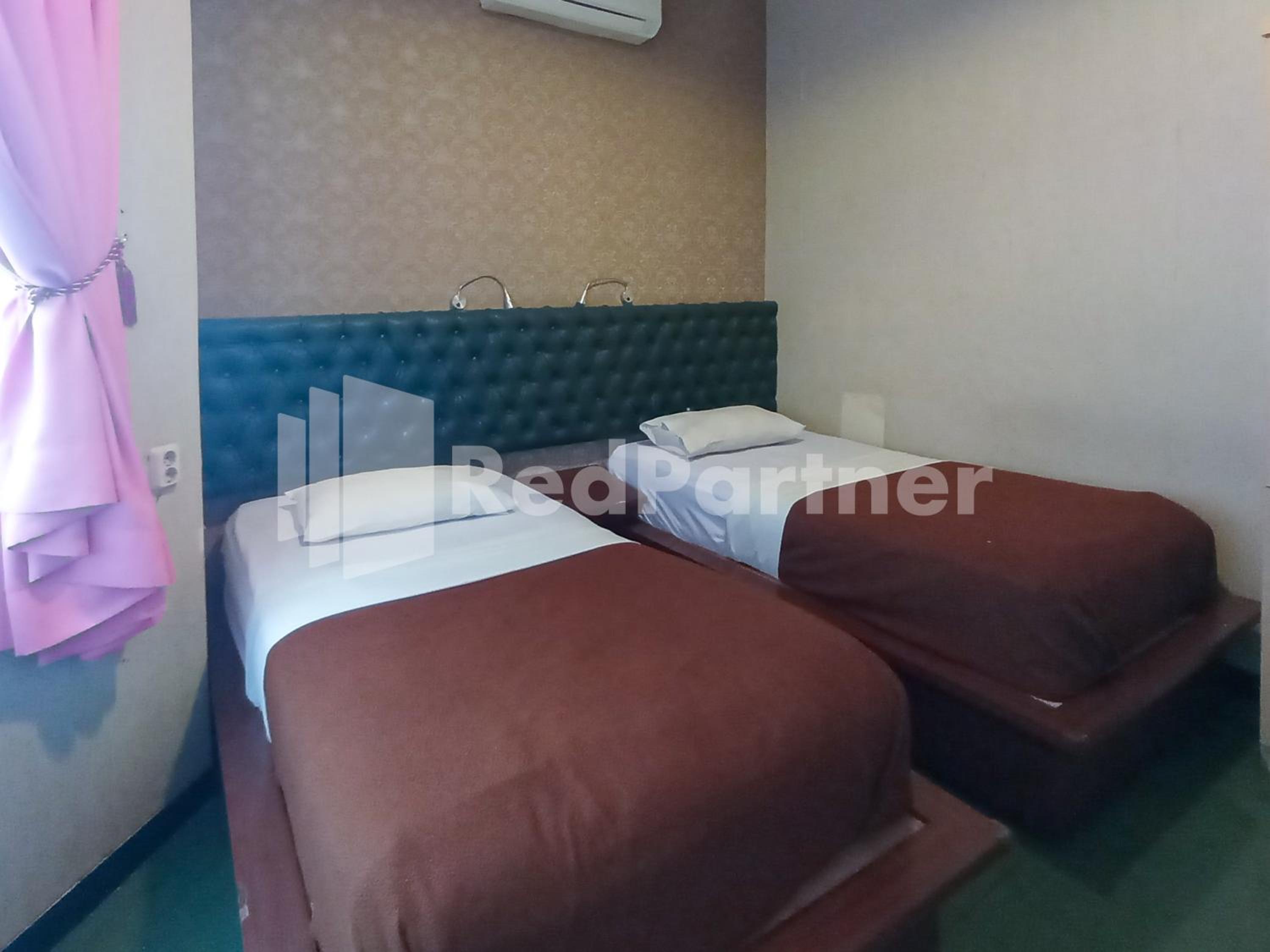 Standard Twin Room - Photo 2