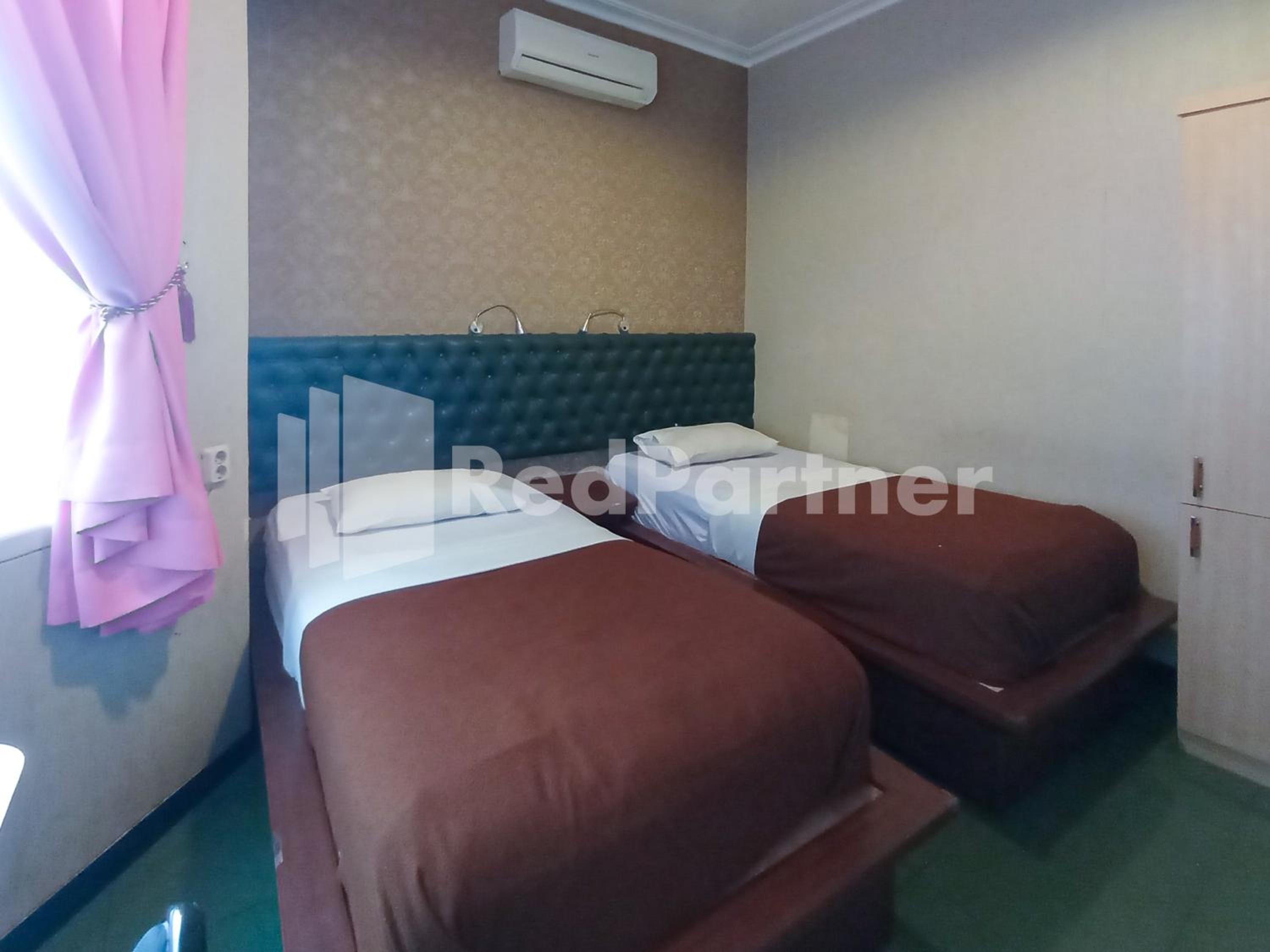 Standard Twin Room - Photo 1
