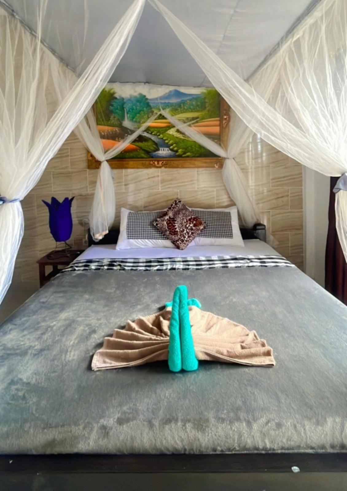 Deluxe Double Room (2 Adults + 1 Child) photo 2