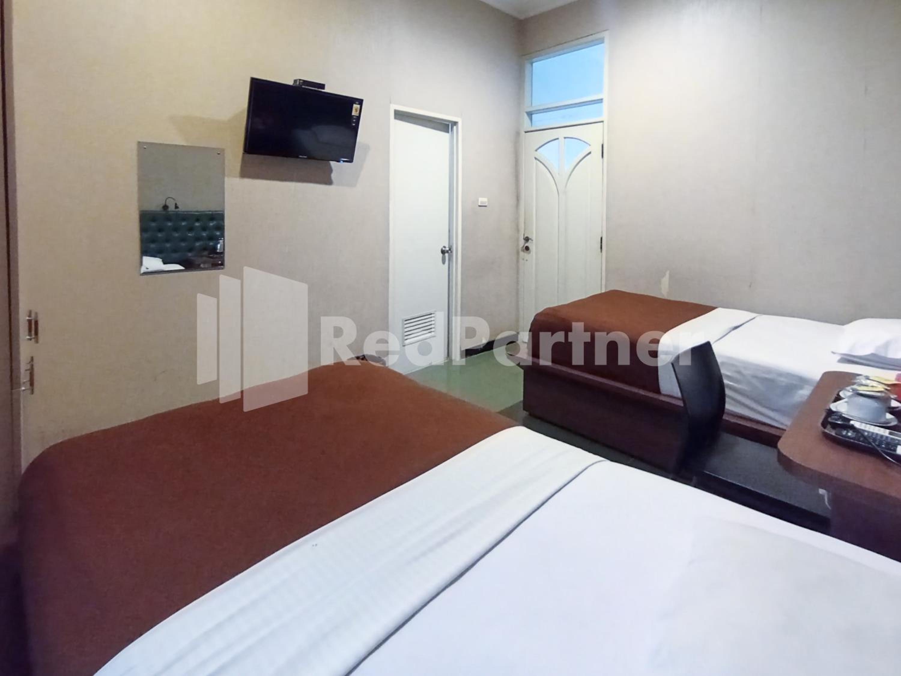 Deluxe Twin Room - Photo 7
