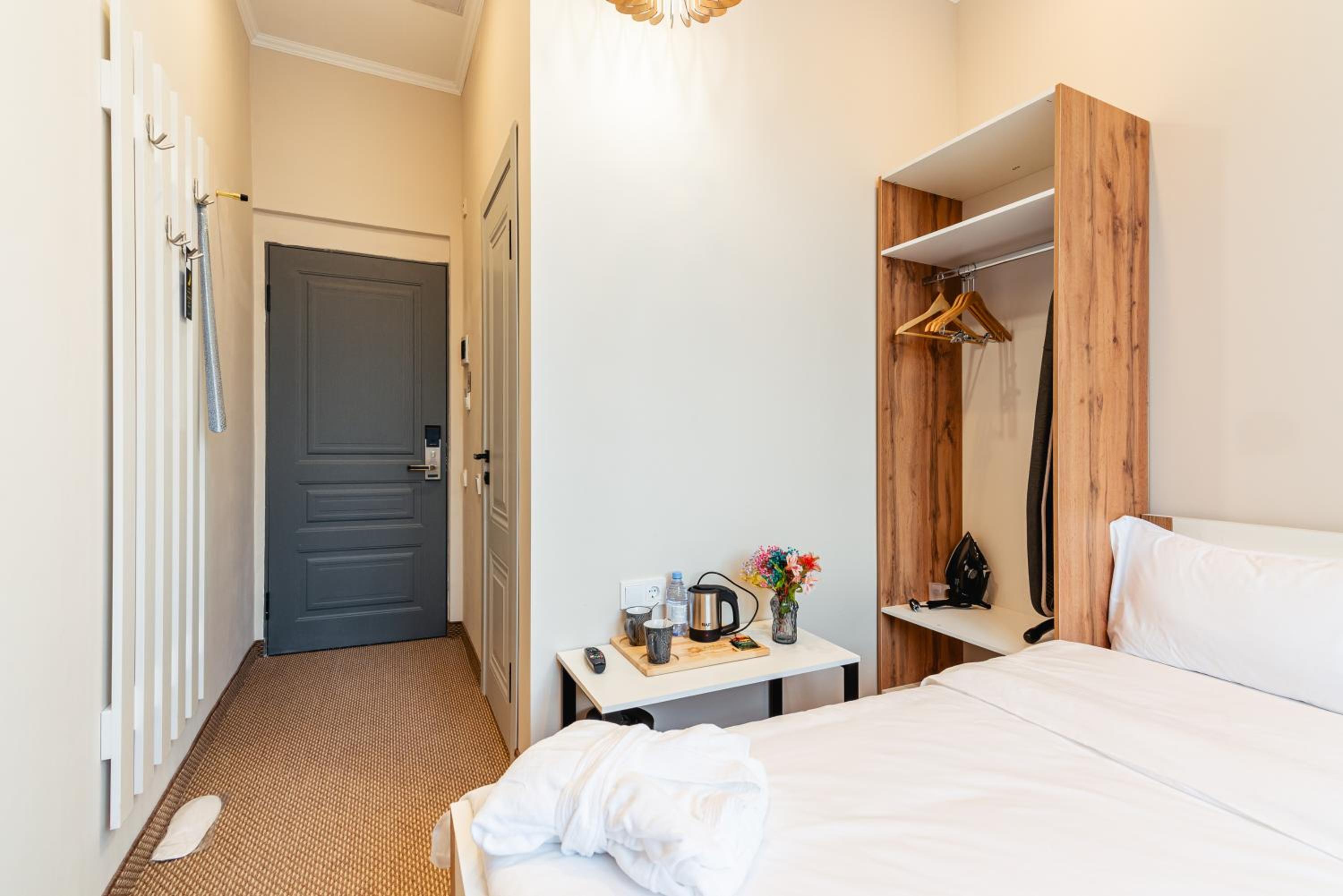 Standard Single Room - Photo 2