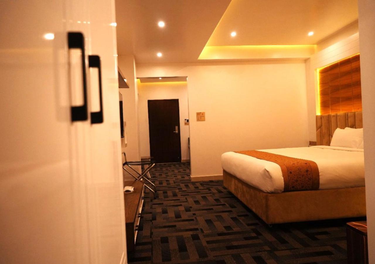 Standard King Room