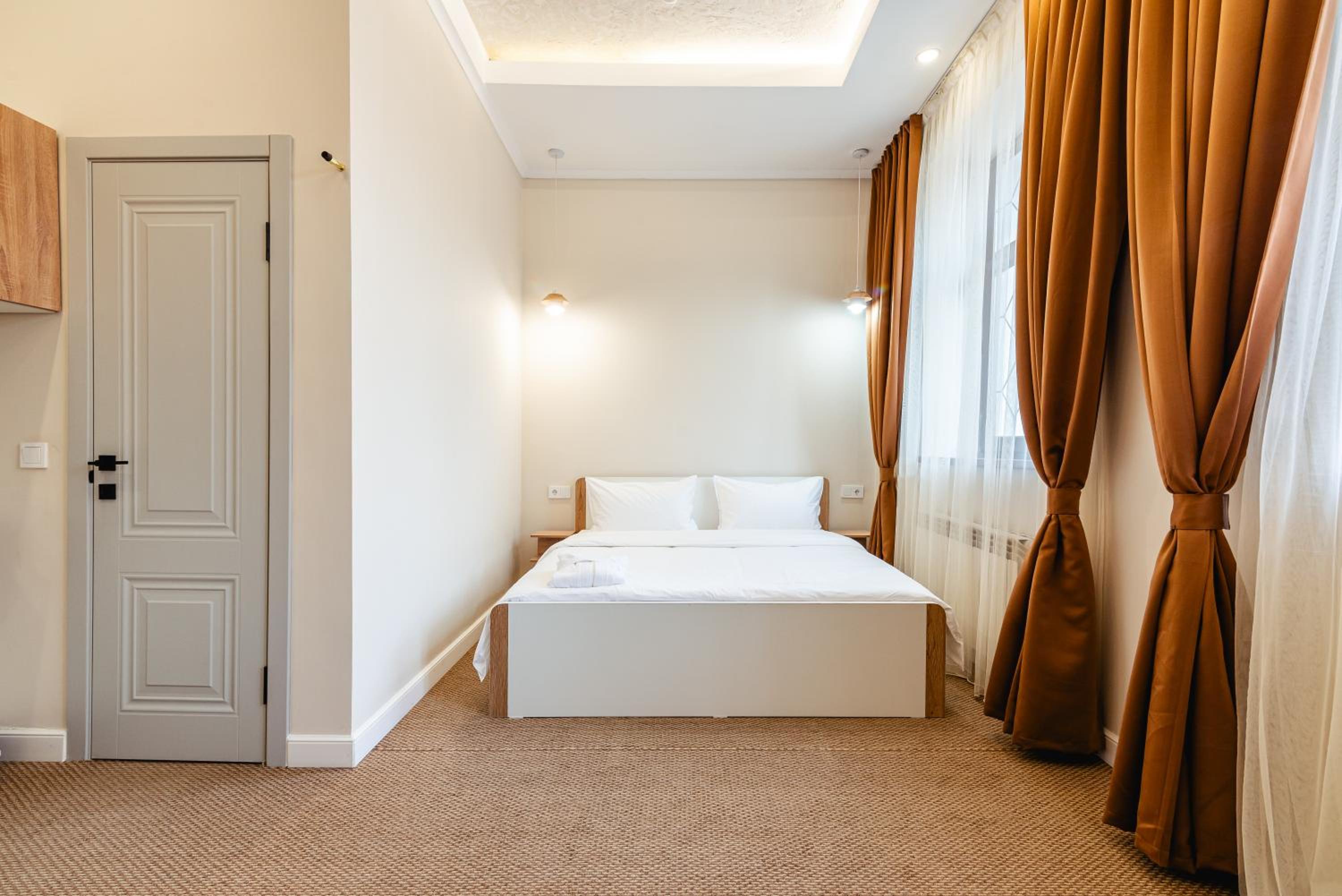 Double Room - Photo 1