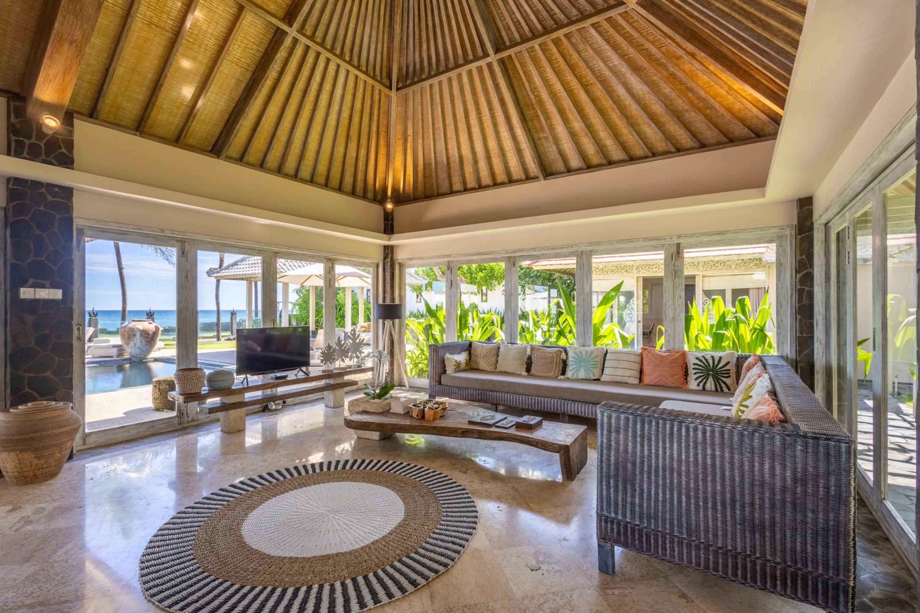 Four Bedroom Presidential Beachfront Pool Villa with Free Benefit - Sunrise photo 3