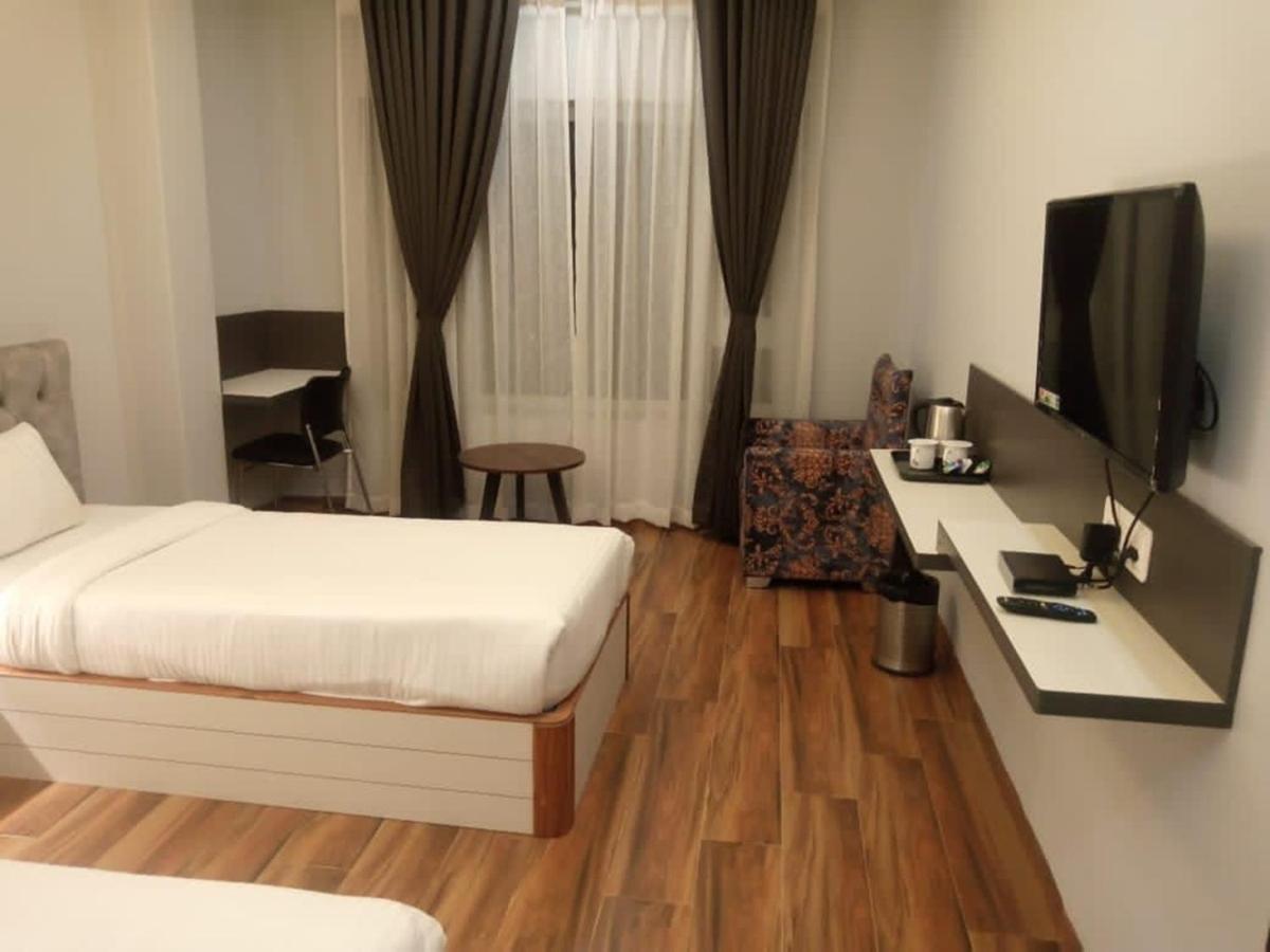 Twin Room With Mountain View