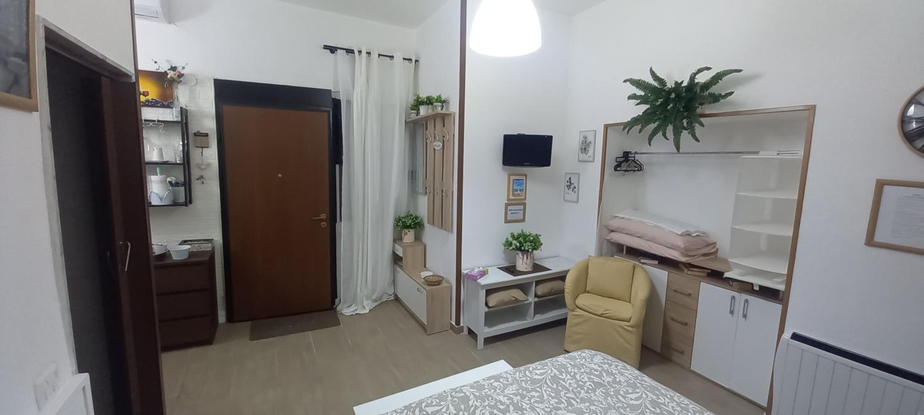 One-Bedroom House - Photo 3