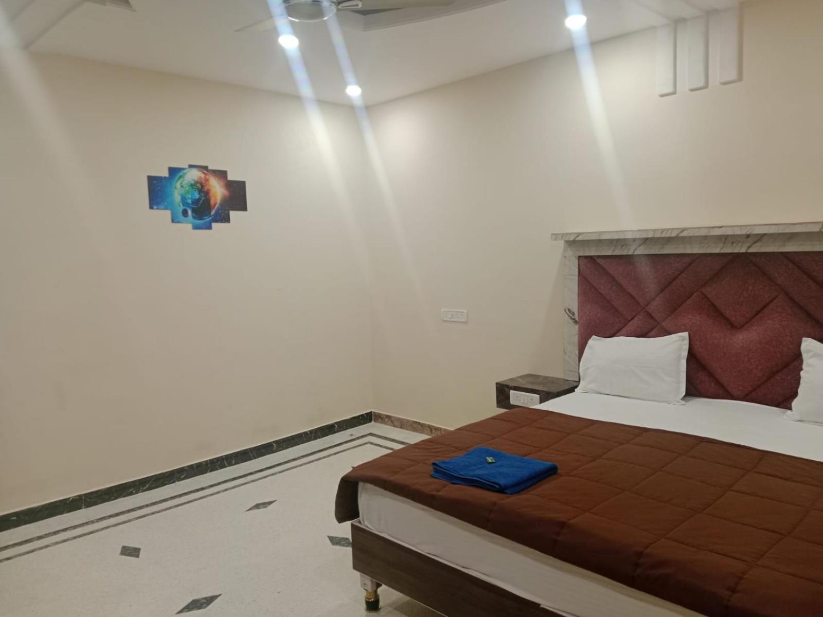 Superior Double or Twin Room photo 3