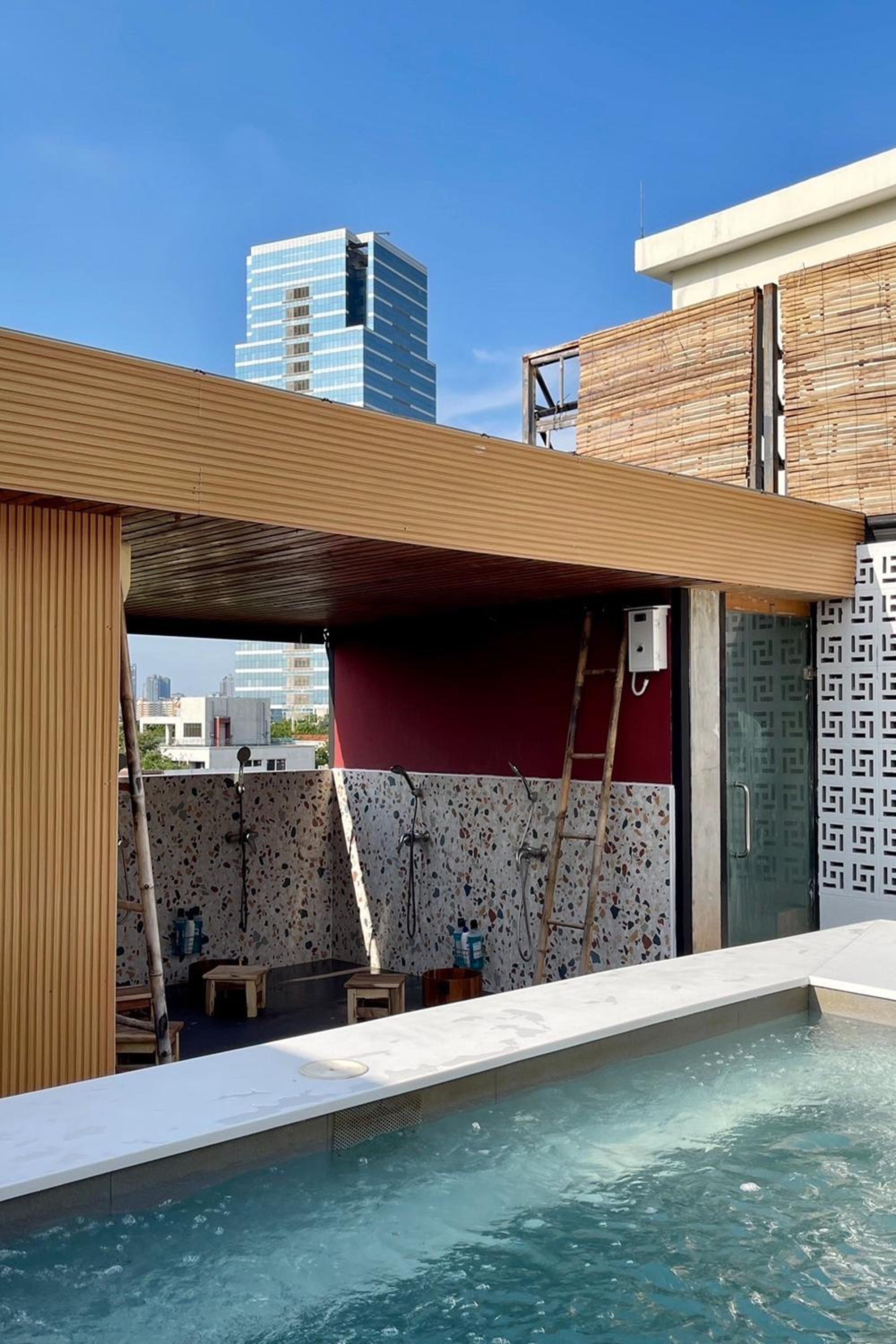 Double Room suite with Private Bathroom photo 2
